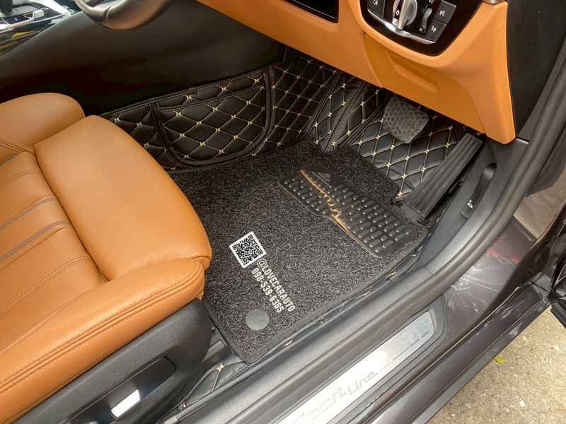 พรมปูพื้นรถยนต์ 7D BMW 530e G30 2019 สีดำด้ายทอง + ไวนิลสีดำ