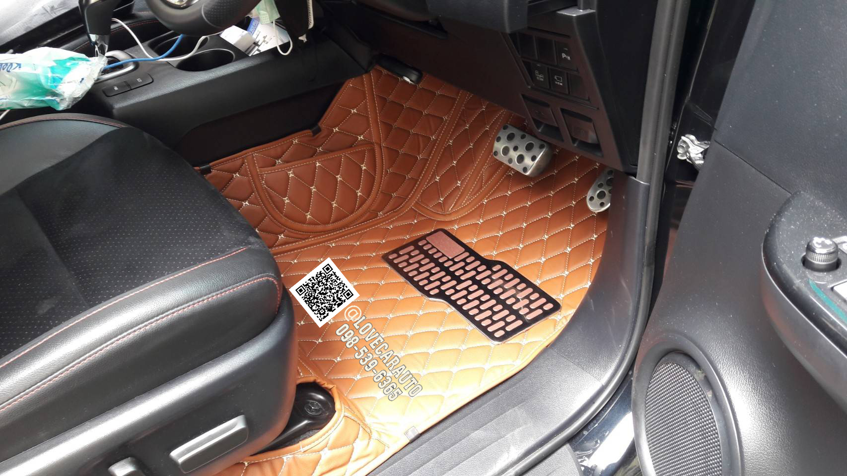 พรมปูพื้นรถยนต์ 6D Toyota Revo4D สีน้ำตาลเข้ม