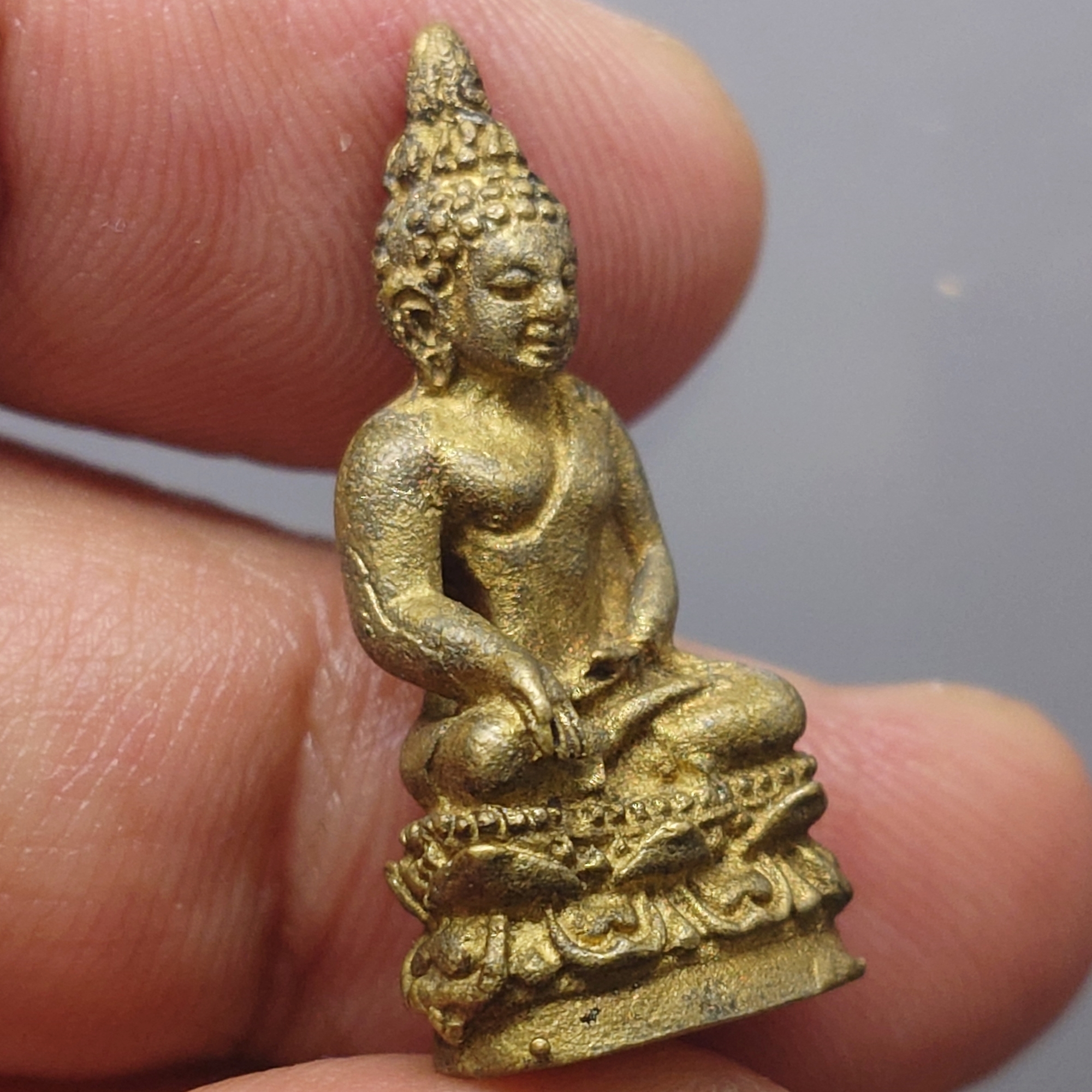 พระกริ่งไพรีพินาศ ญสส สมเด็จพระญาณสังวรฯ เนื้อสัมฤทธิ์ ขนาดสูง 2.8 เซน วัดบวรนิเวศวิหาร ปี2537 พร้อมกล่องเดิม