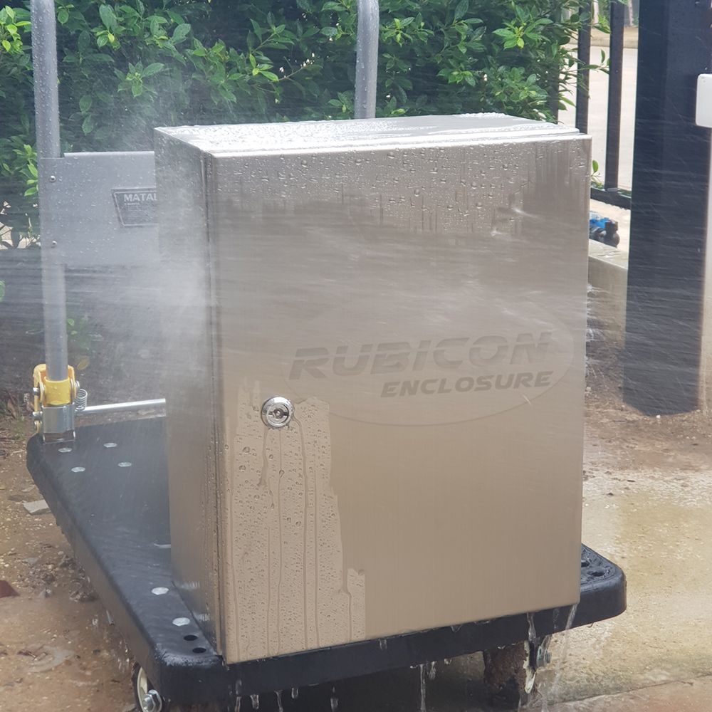 RBC-00 ตู้สแตนเลสกันน้ำ ฝา 1 ชั้น Size : W200xH300xD150 mm. สแตนเลส 304 (SUS 304) ความหนา 1.5 มม.