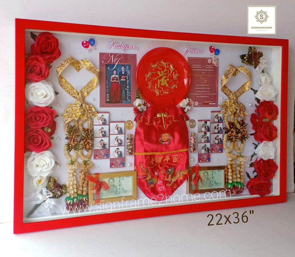 กรอบใส่พวงมาลัยสั่งทำพิเศษ กรอบไม้สีแดงพ่นพิเศษ ขนาด 22x36"นิ้ว