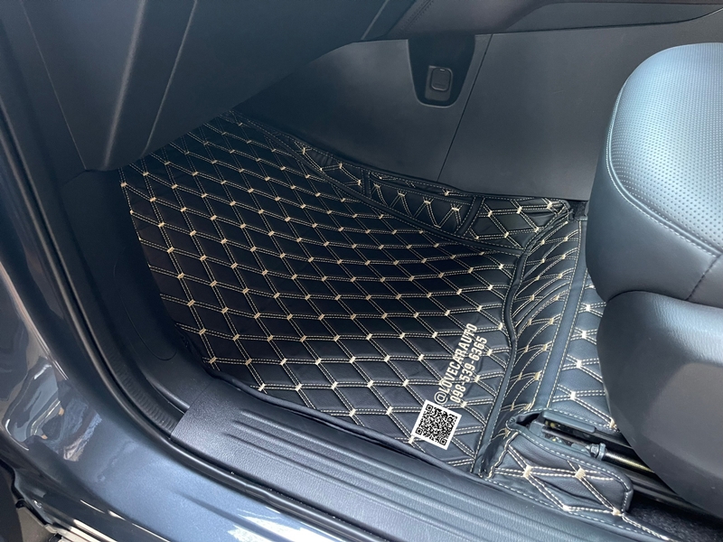 พรมปูพื้นรถยนต์ Mazda Cx-8 7ที่นั่ง พรมvvip ด้ายคู่ สีดำด้ายครีม