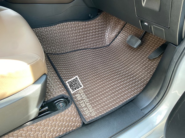 ผ้ายางลายลูกศร สีน้ำตาล Isuzu Mu X 2023