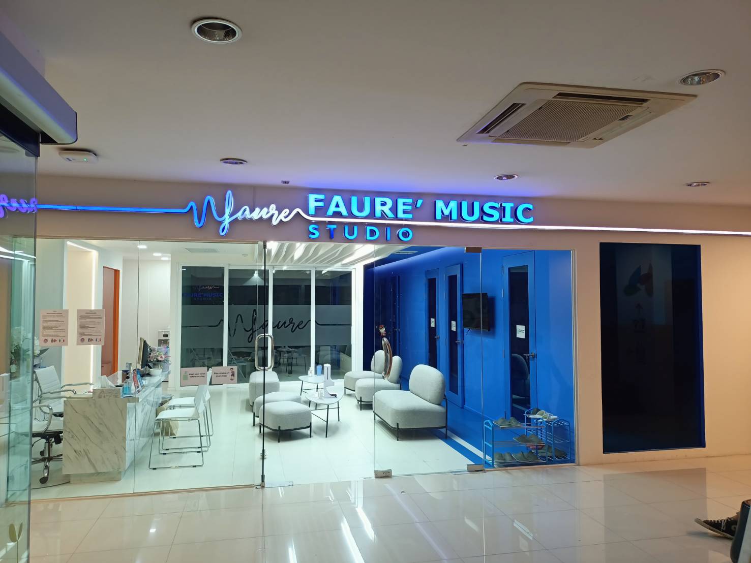 ป้ายไฟออกหน้า งานFAURE'MUSIC STUDIO ป้ายตัวอักษรออกไฟแอลอีดีไฟออกหน้า