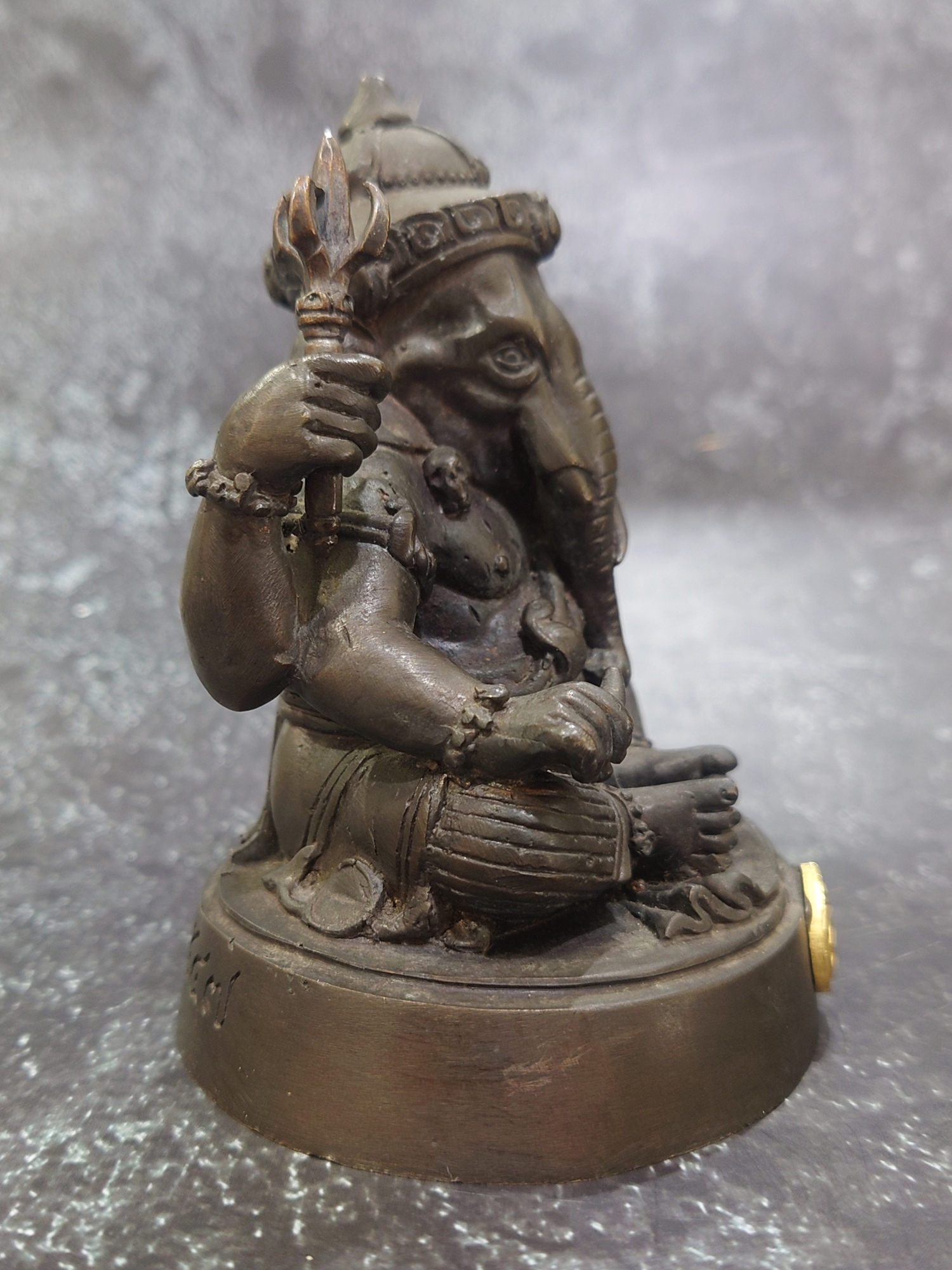 รูปหล่อ พระพิฆเนศ กรมศิลปากร ปี2547 เนื้อโลหะผสม ขนาดบูชาหน้าตัก 3 นิ้ว