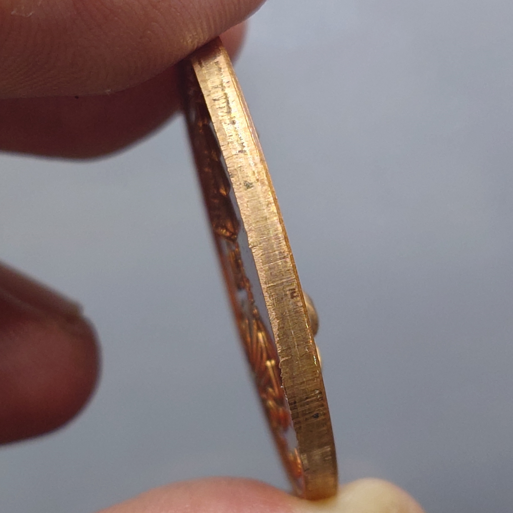 พระพุทธนวราชบพิตร หลัง ภปร เนื้อทองแดงนอก วัดตรีทศเทพ พ.ศ.2554 พร้อมตลับเดิม