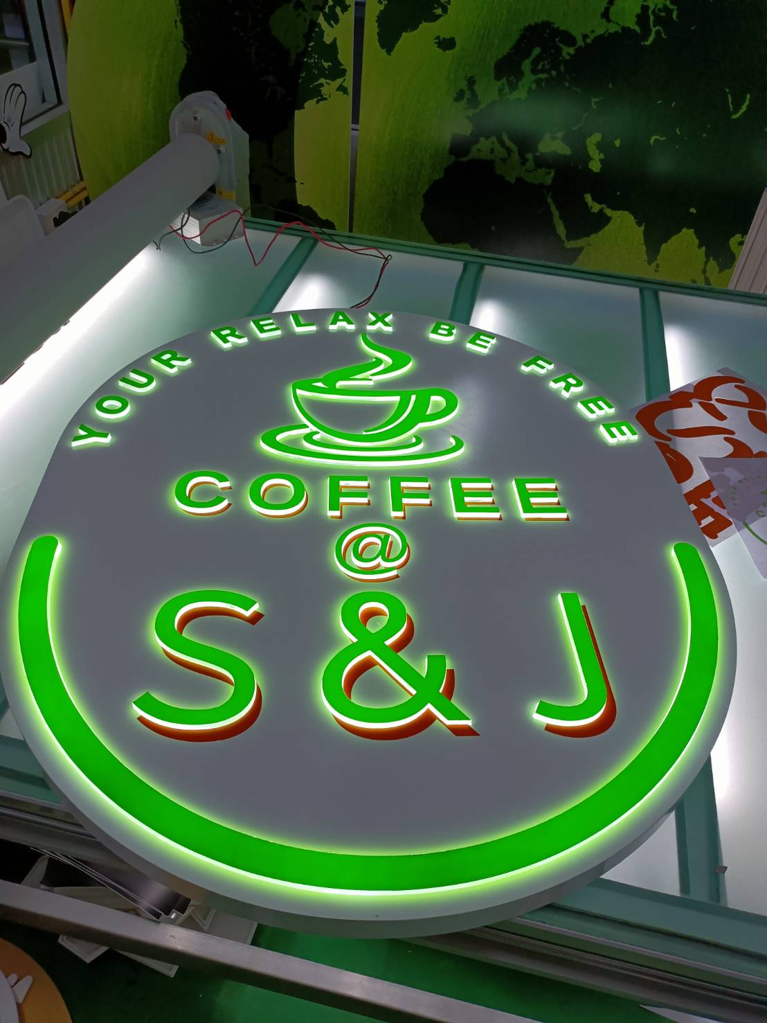 ป้ายตัวอักษรแอลอีดีไฟออกหน้า งานCoffee @S&J
