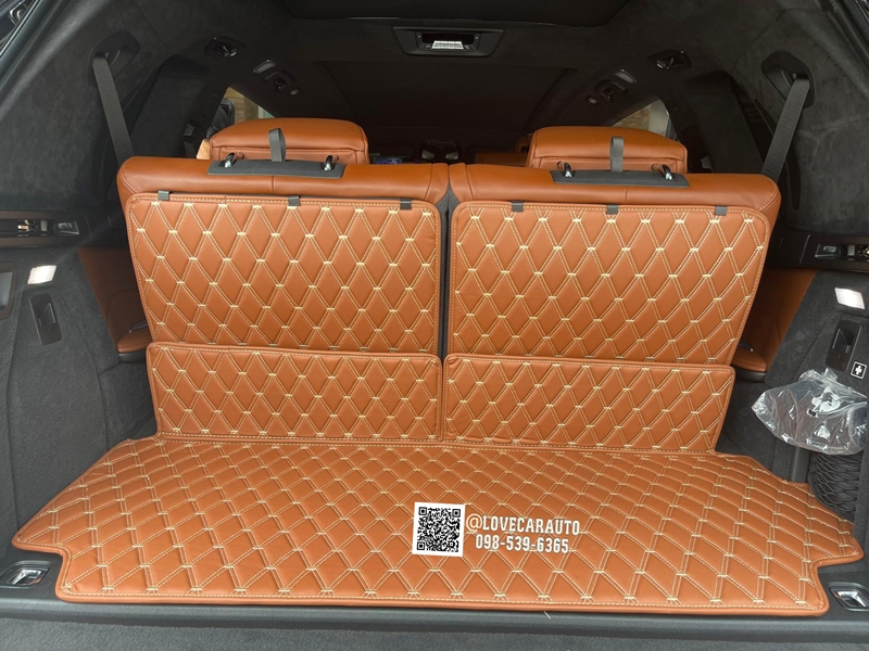 พรมปูพื้นรถยนต์ 6D BMW X7 xDrive 40d M Sport LCI 2024 สีน้ำตาลเข้มด้ายทอง