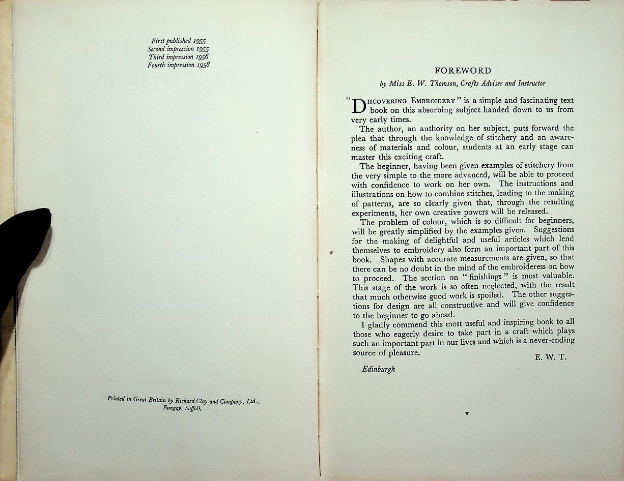 DISCOVERING EMBROIDERY หนังสือเกี่ยวกับงานปัก ฉบับภาษาอังกฤษ