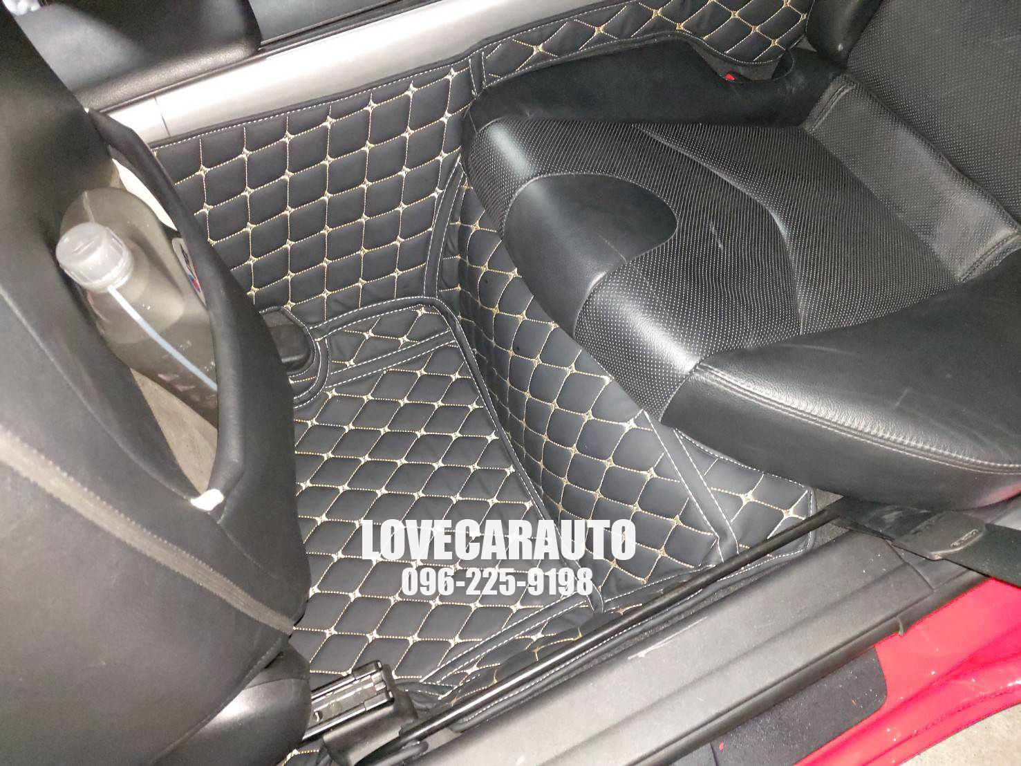 พรมปูพื้นรถยนต์ 6D Mazda Rx 8 สีดำด้ายทอง+แผ่นท้ายสีแดงไวน์