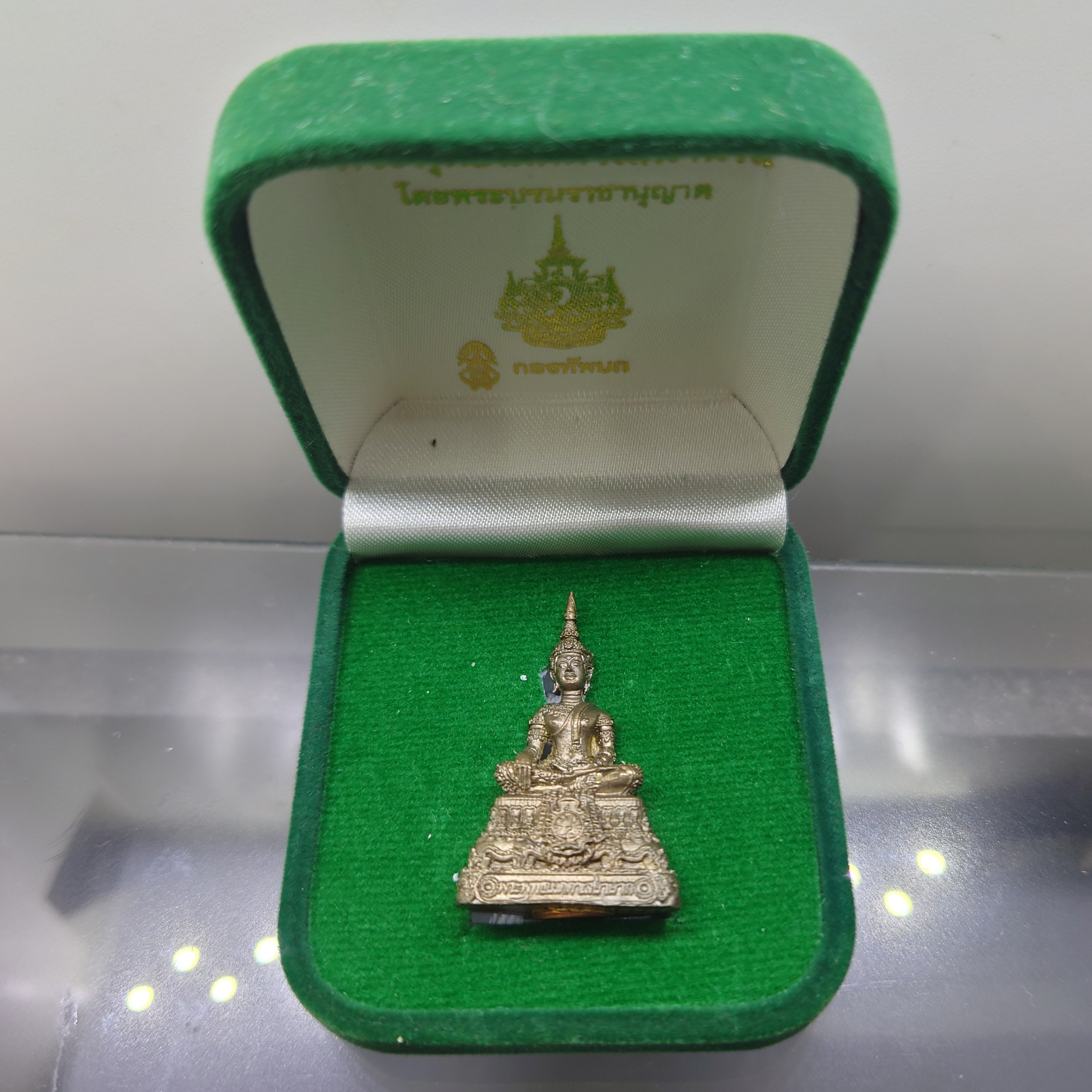 พระพุทธเมตตาเสนานาถ หลังพระปรมาภิไธย ภ.ป.ร. ลอยองค์ เนื้อนวะ กองทัพบก จัดสร้างเนื่องในวโรกาส 84 พรรษา ร9 ปี2556 พร้อมกล่องเดิม