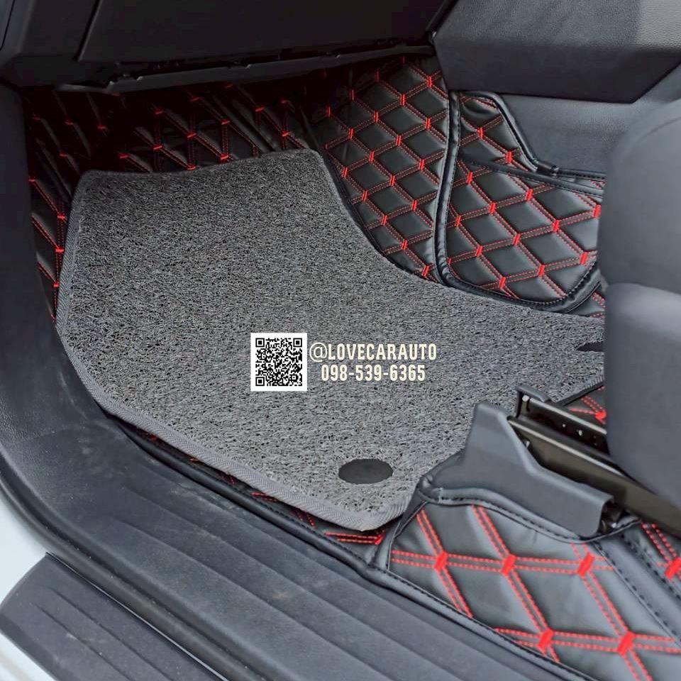 พรมปูพื้นรถยนต์ 7D toyota travo 4ประตู พรมVVIPด้ายคู่ดำด้ายแดง+ดักฝุ่นสีเทา