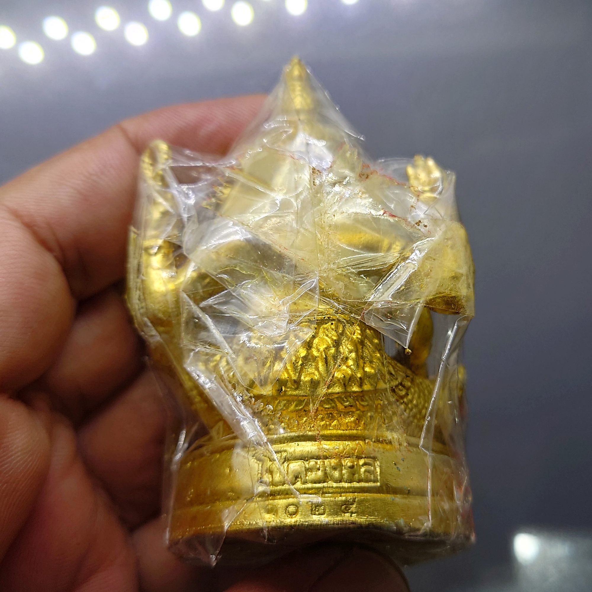 พระพิฆเนศวร์ มหาเทพแห่งความสำเร็จ รุ่นโชคมงคล เนื้อชุบทอง ร่วมพิธีพุทธาภิเษก ศาลสมเด็จพระนเรศวร พระราชวังจันทน์ พิษณุโลก ปี2541 พร้อมกล่องเดิม