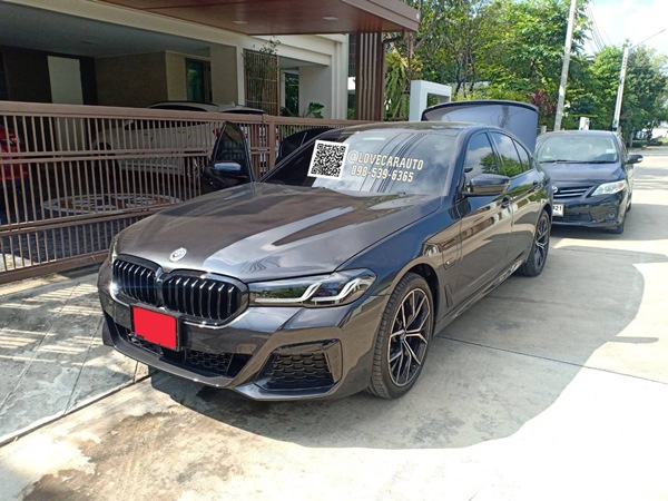 พรมปูพื้นรถยนต์ 6D Bmw 530e G30 สีน้ำตาลเข้ม