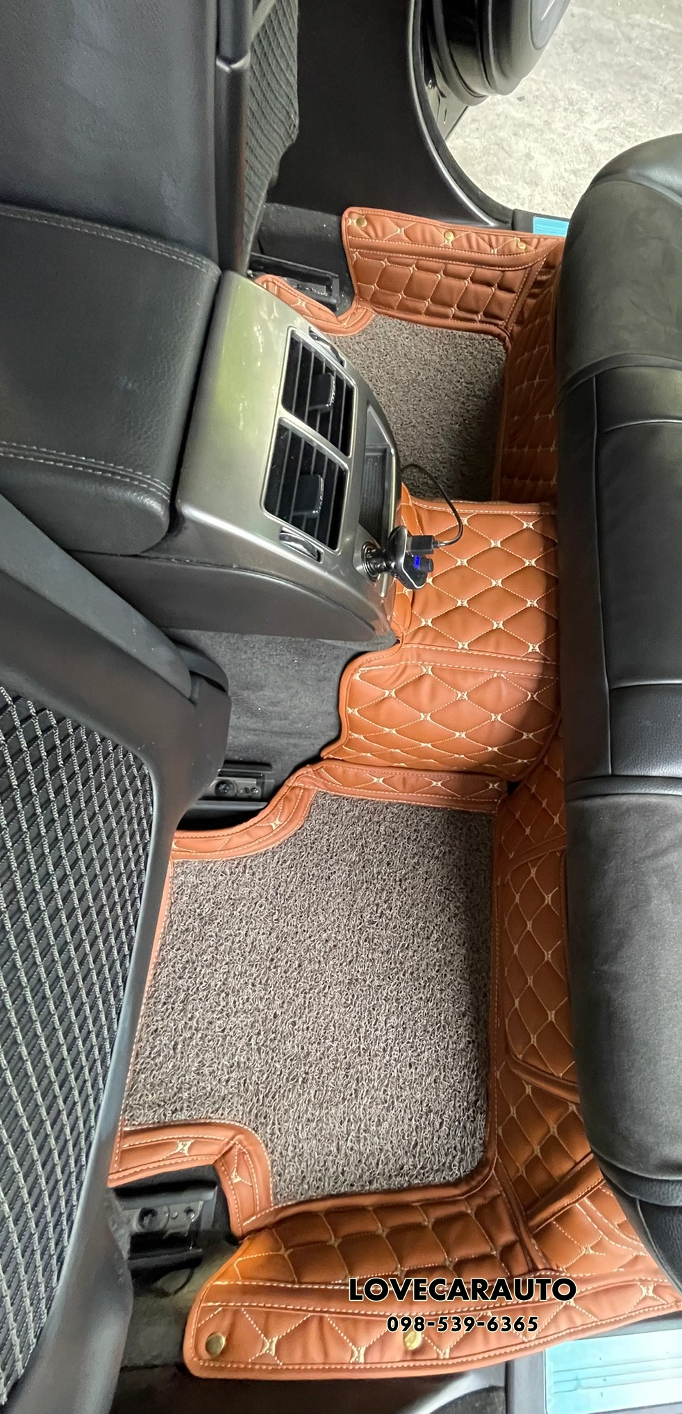 พรมรถยนต์ 8D jaguar xf สีน้ำตาลเข้ม+ไวนิลน้ำตาล