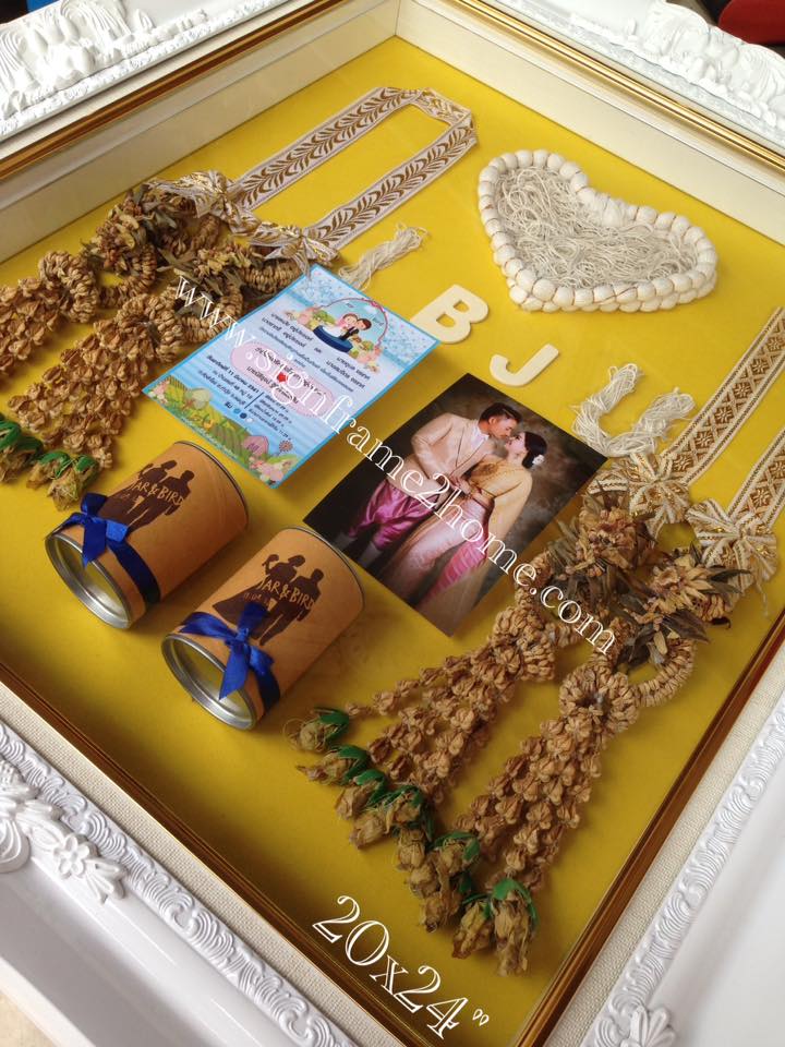 กรอบหลุยซ์ทรงลึกพวงมาลัย 20x24"