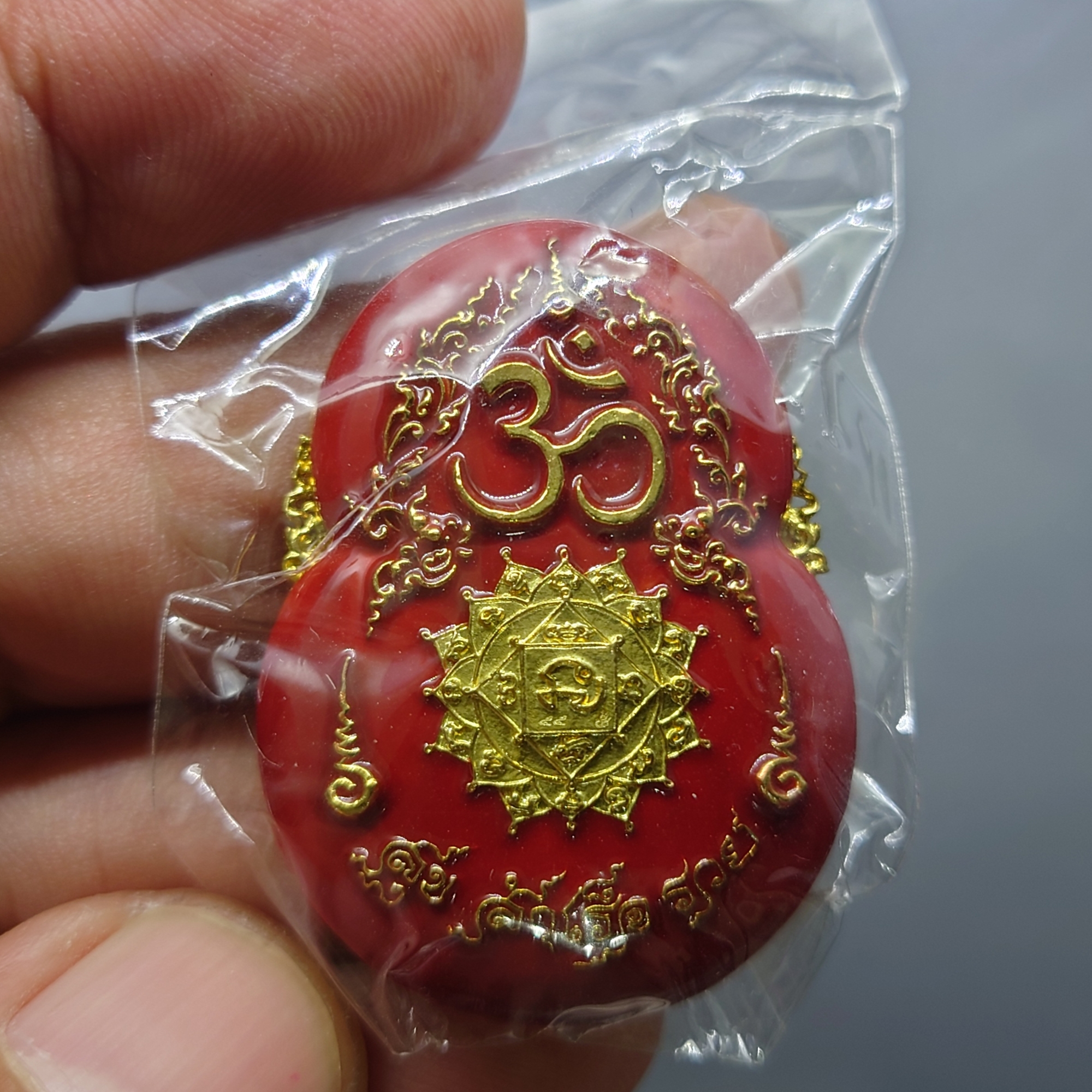 พระพิฆเนศ สุข สำเร็จ รวย เนื้อทองระฆัง องค์ชุบทอง พ่นทราย ลงยาแดง โคท 55 หลวงพ่อพระมหาสุรศักดิ์ วัดประดู่ จ.สมุทรสงคราม อธิษฐานจิตปลุกเสก ปี2563 พร้อมกล่องเดิม