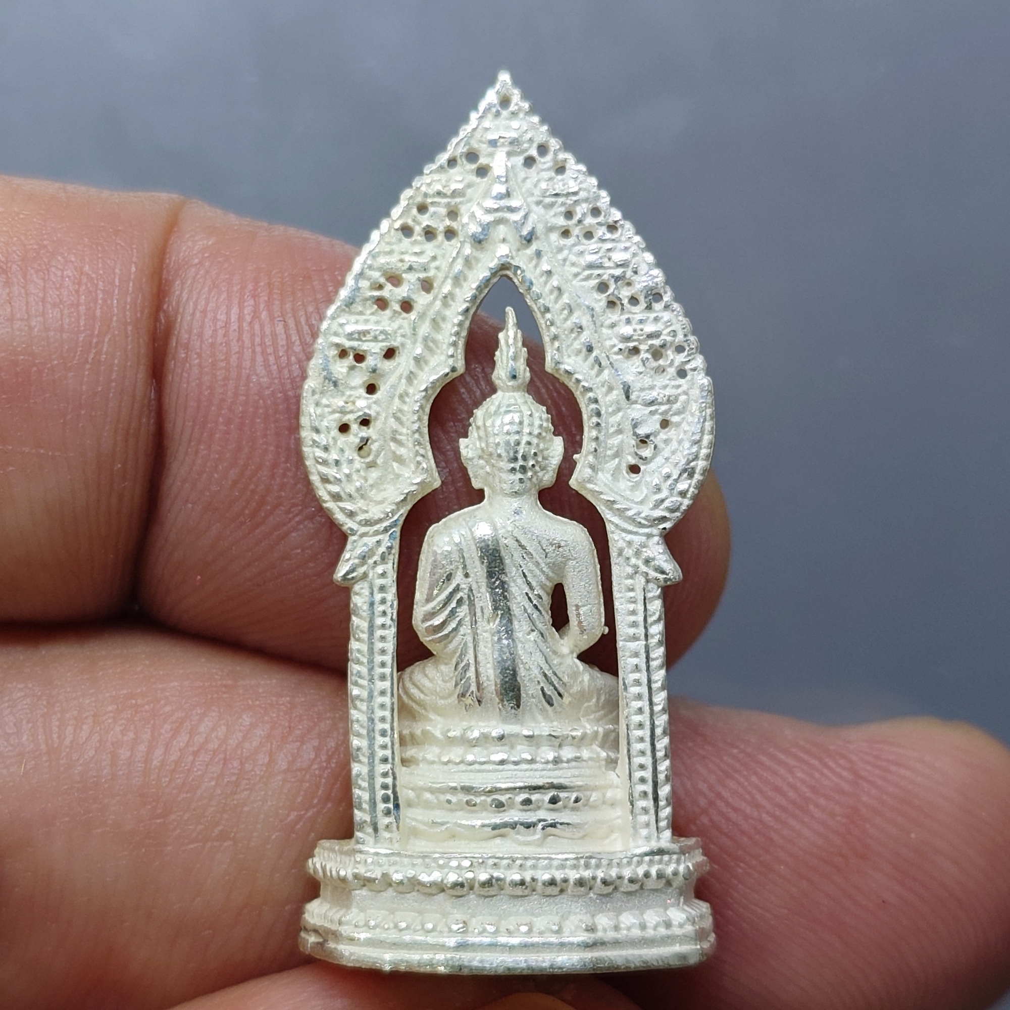 พระนิรันตราย ๑๕๐ ปี แห่งการสถาปนา วัดราชประดิษฐสถิตมหาสีมาราม ปี2557 เนื้อเงิน พร้อมกล่องเดิม