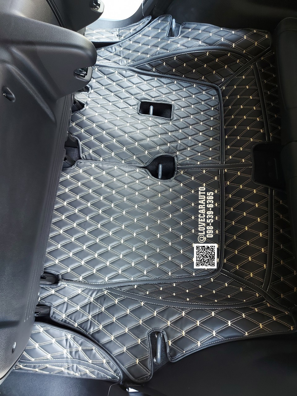 พรมปูพื้นรถยนต์6D Isuzu Mu-X 2023 vvip สีดำด้ายทอง