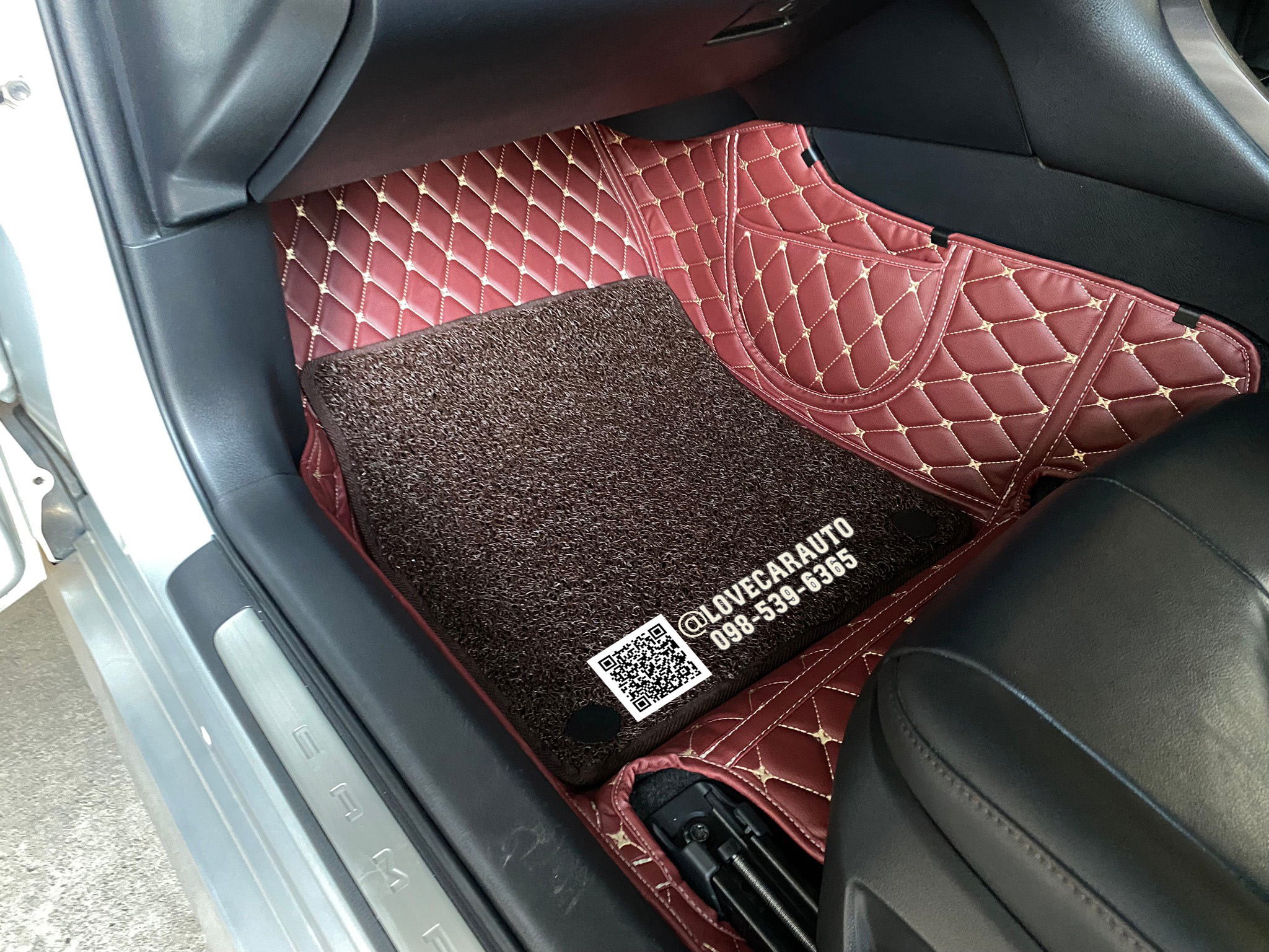 พรมรถ7D Toyota Camry โตโยต้า คัมรี่ 2020 สีแดงเลือดหมู +ไวนิลสีน้ำตาล