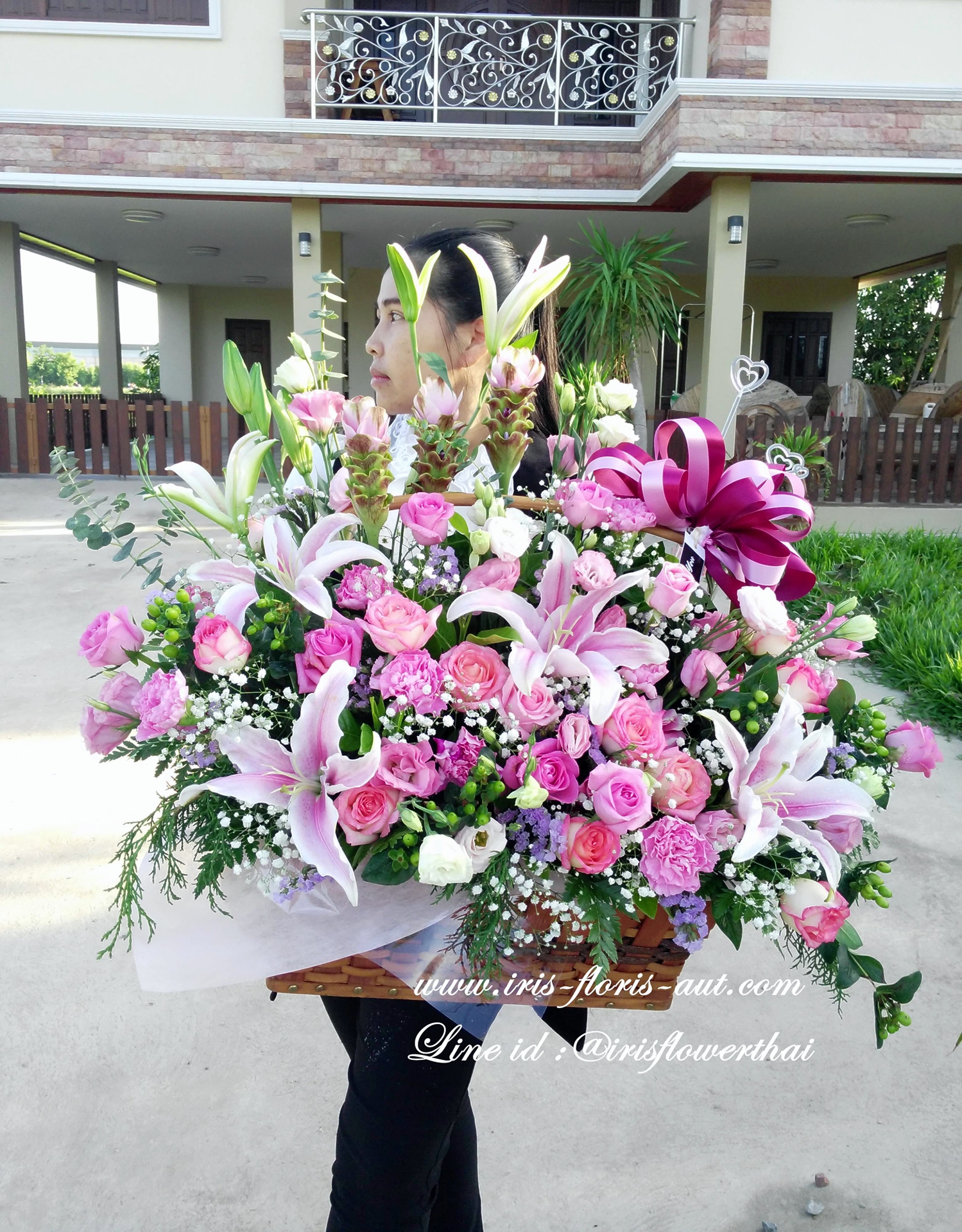 กระเช้าดอกไม้สด ขนาดใหญ่