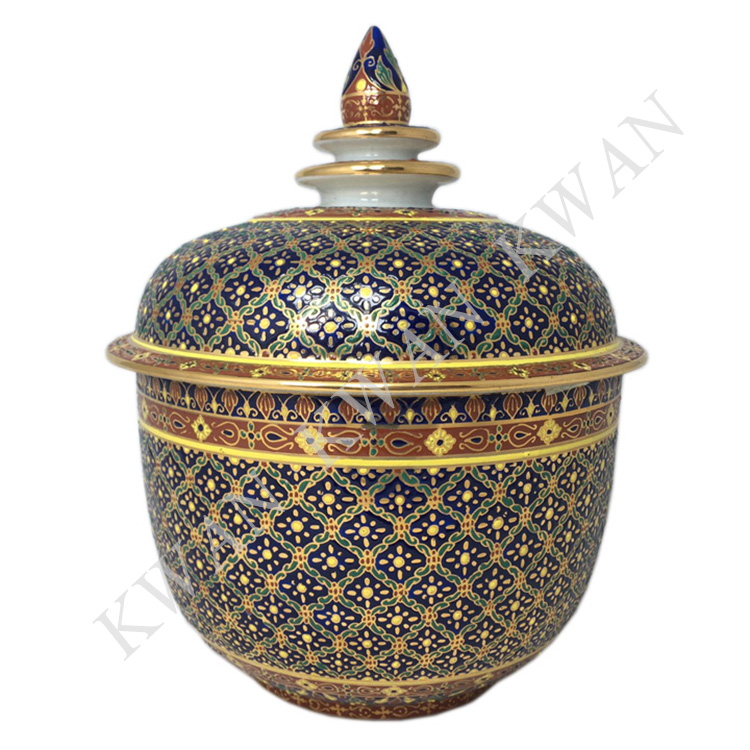 KWAN โถเบญจรงค์ 6 นิ้ว ลายดาวกระจายศร 4 ทิศ(เคลือบมันด้านสีนูน-พื้นน้ำเงินดำ)