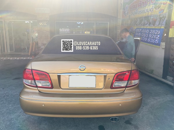 พรมปูพื้นรถยนต์ พรม6D Nissan Ceforo A33 ลายเคฟล่าสีดำด้ายทอง +ไวนิลสีน้ำตาล 2 ชิ้น