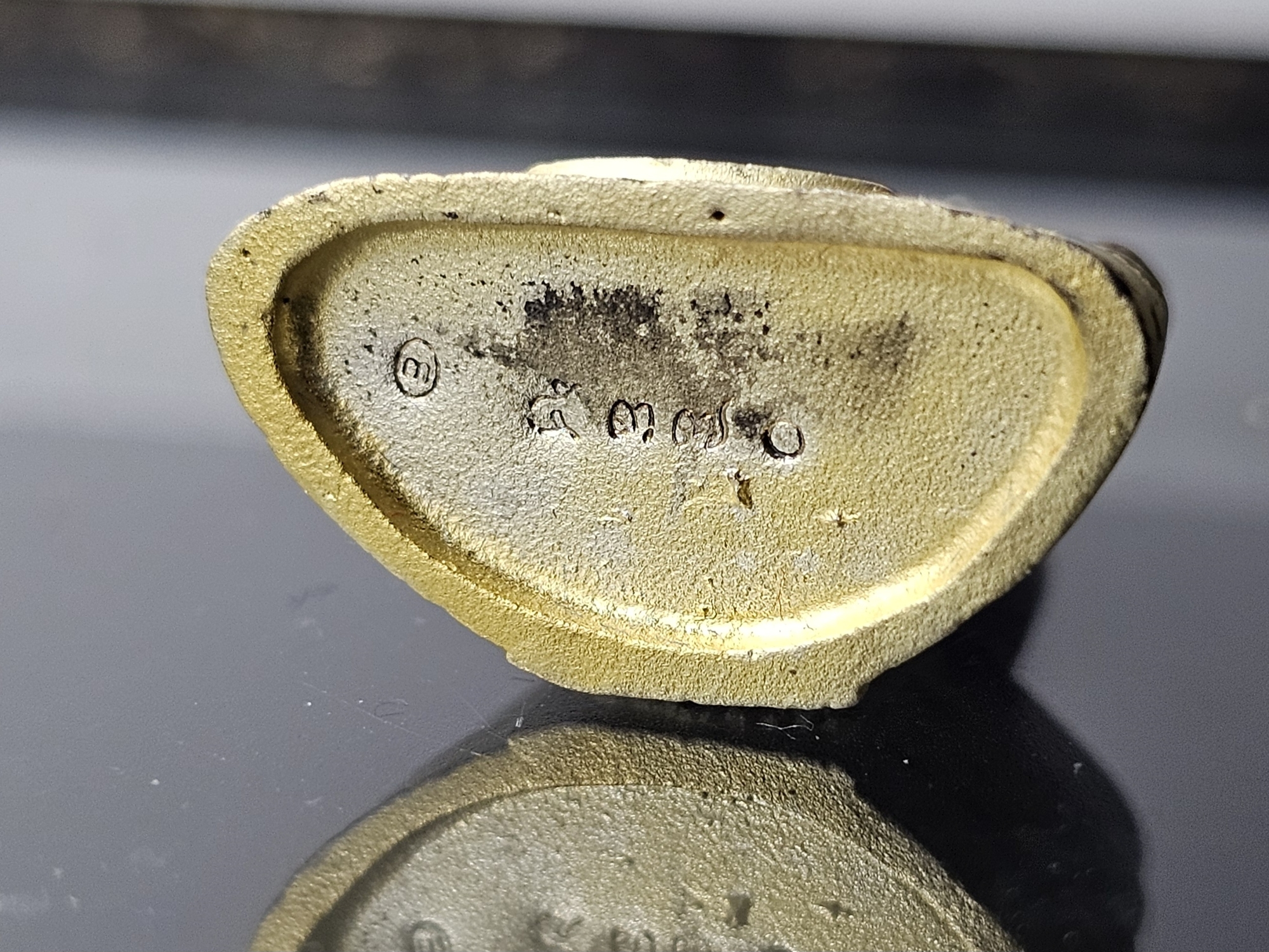 พระพุทธโสธร รุ่นสร้างพระอุโบสถ เนื้อเงินสามกษัตริย์ พิธีพุทธาภิเษก ณ พระอุโบสถ วัดโสธรวรารามวรวิหาร พ.ศ.2539 พร้อมกล่องเดิม