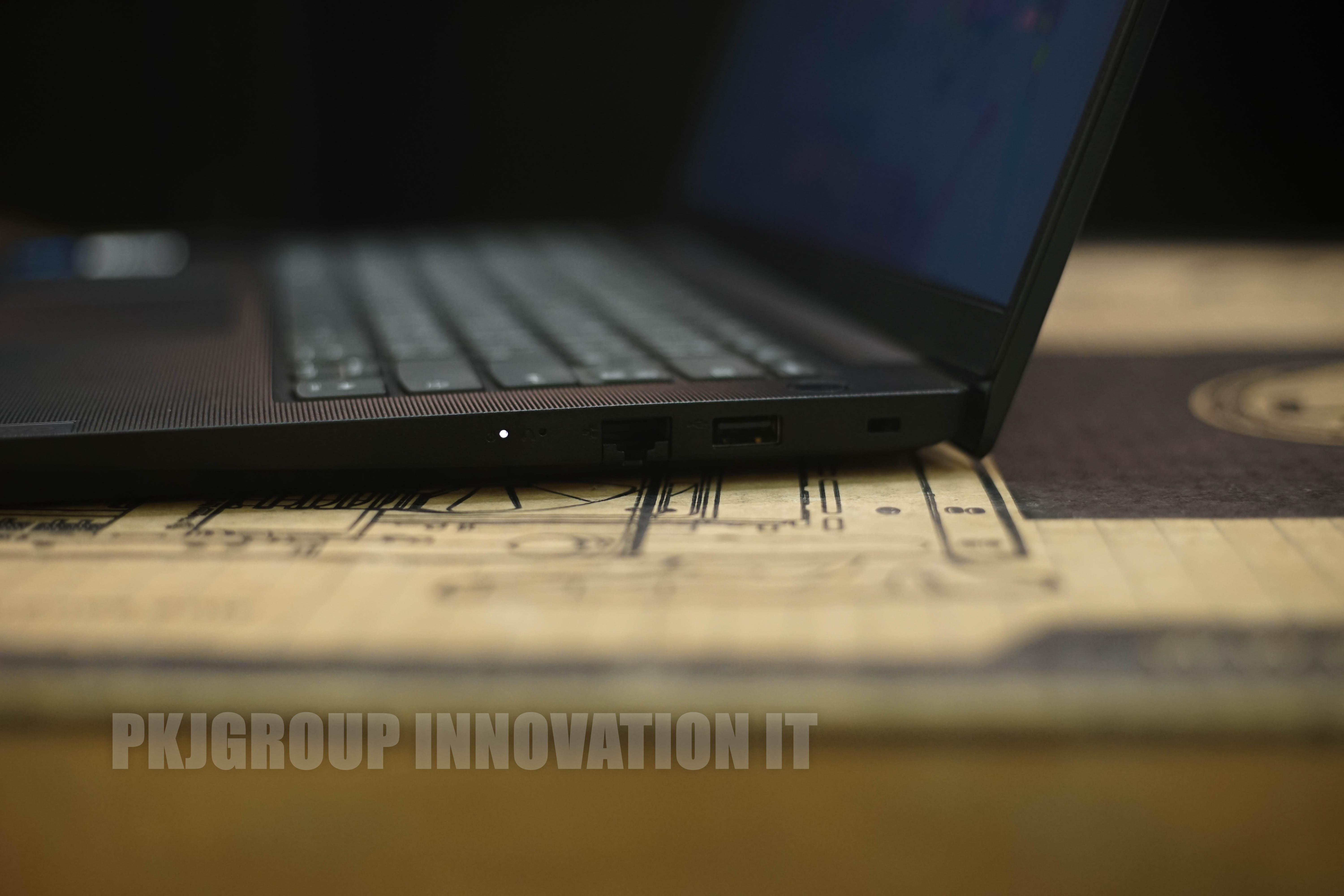 โน๊ตบุ๊คทำงาน Lenovo V14 G2 ITL I3-1115G4 RAM 4GB m.2 256GB UHD Graphic