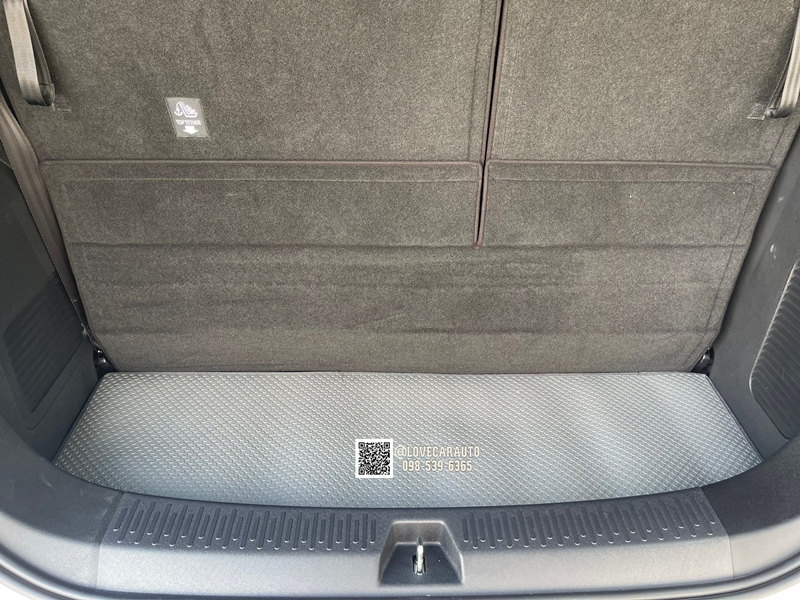 พรมปูพื้นรถยนต์ Mg Maxus7 กระดุมเล็กสีเทา