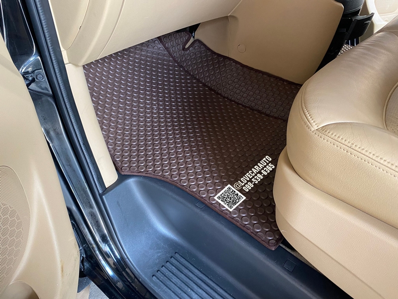 พรมกระดุม Hyundai H1 Grandstarex VIP ผ้ายางลายกระดุมสีน้ำตาล