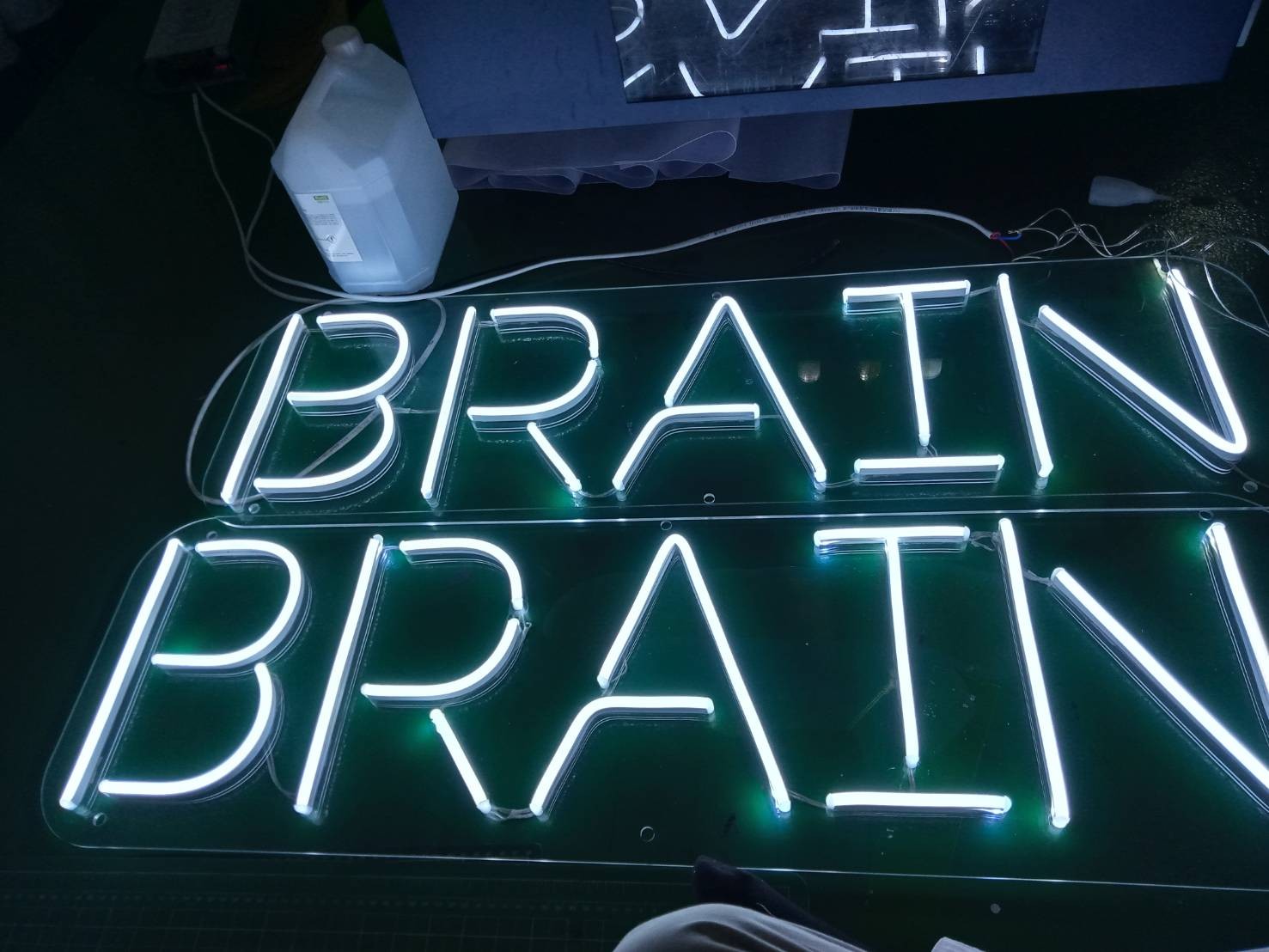 ป้ายไฟแอลอีดีนีออนเฟล็ค งานBRAIN TUTORนีออน
