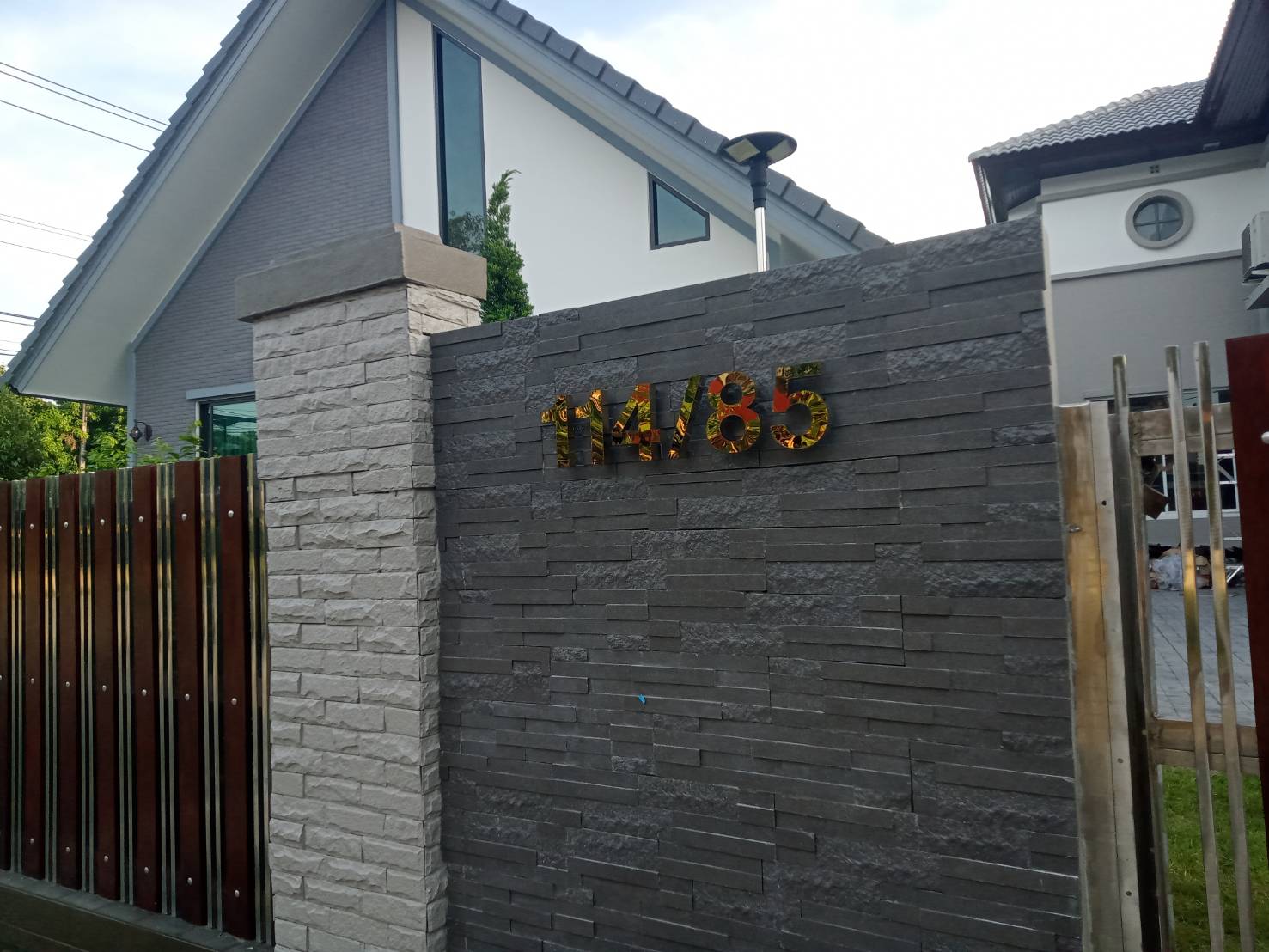 ป้ายบ้านเลขที่ ป้ายตัวอักษรโลหะ งานป้ายเลขที่บ้าน