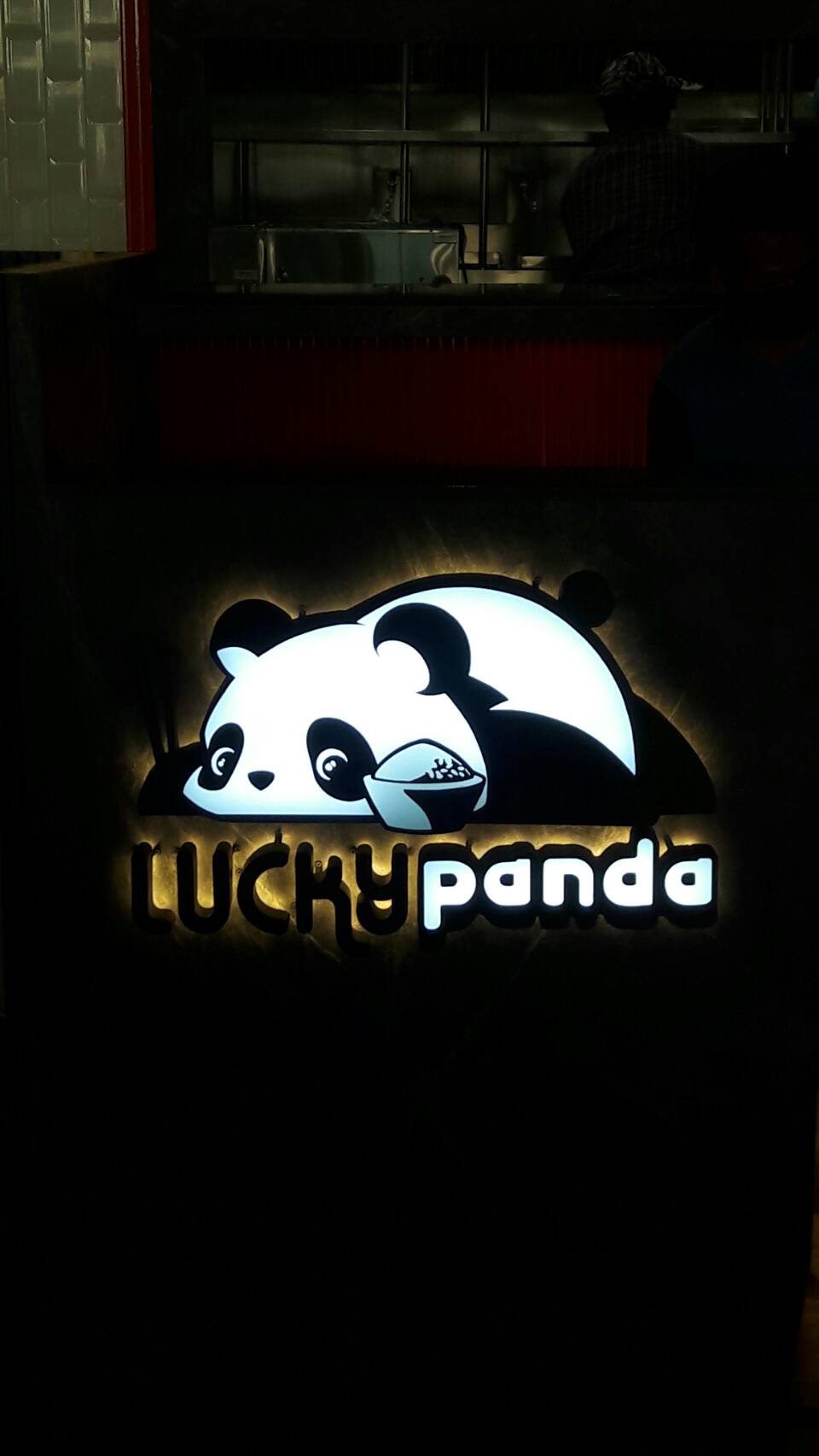 ป้ายโลโก้และตัวอักษรโลหะ ไฟออกหน้าและออกหลังแอลอีดี งานLUCKY PANDA