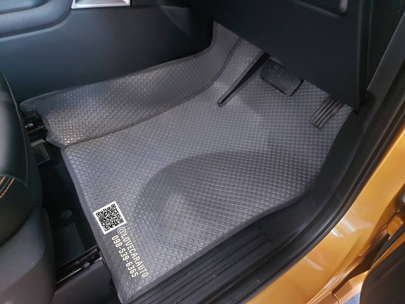 พรมปูพื้นรถยนต์ Ford Ranger 2024 กระดุมเล็กสีเทา