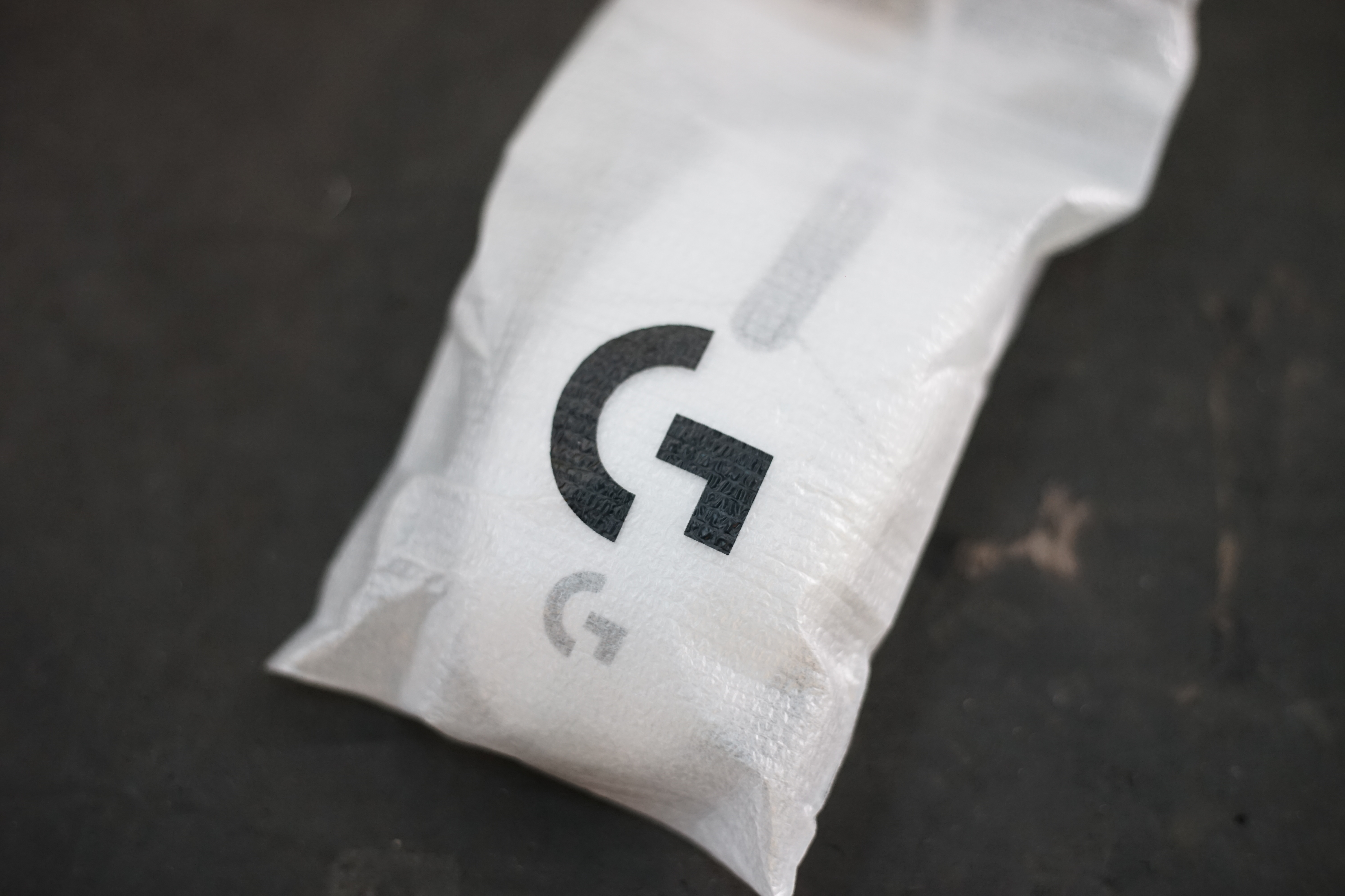 เมาส์เล่นเกม Logitech G102 LIGHTSYNC White DPI 8000 ประกัน 2 ปีเต็ม