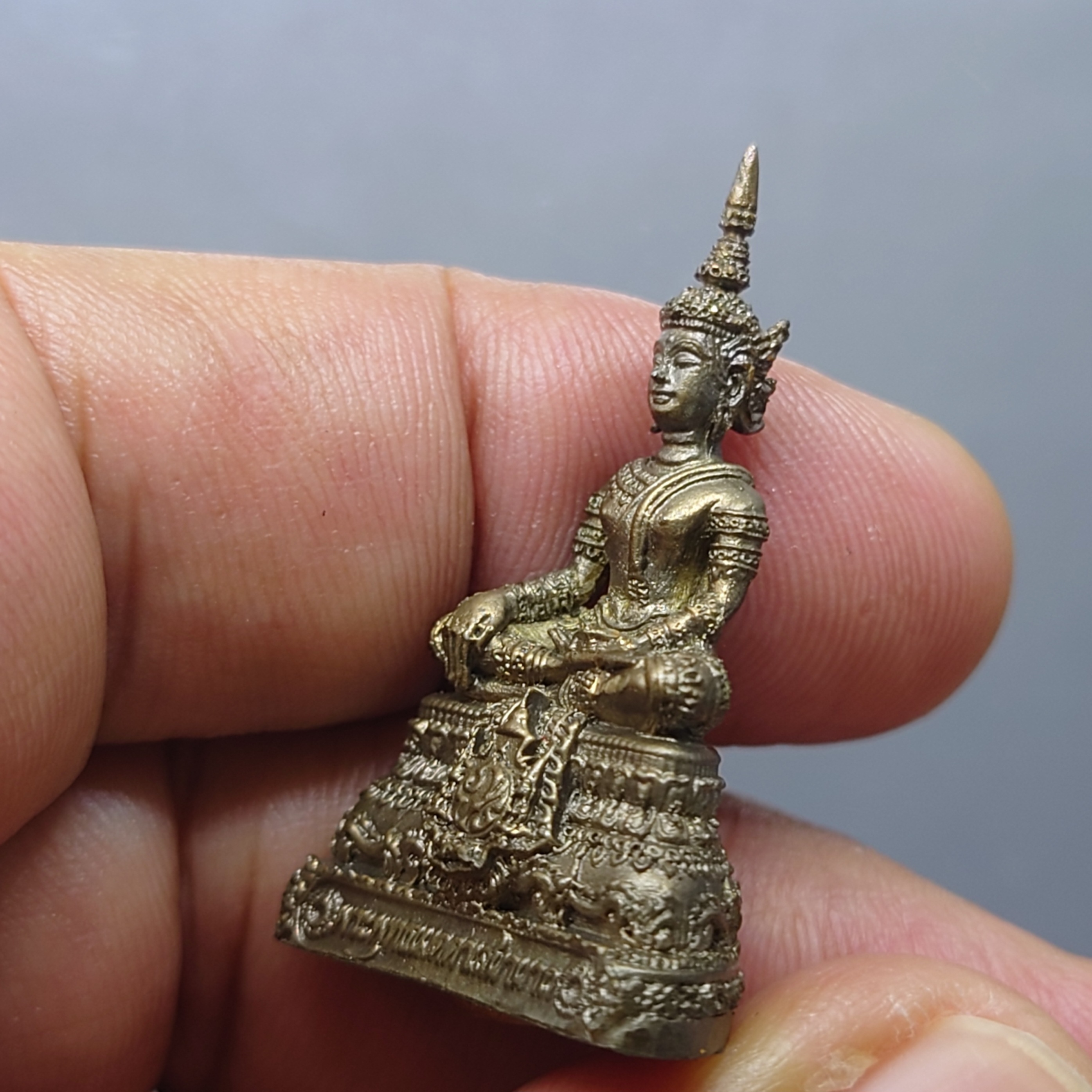 พระพุทธเมตตาเสนานาถ หลังพระปรมาภิไธย ภ.ป.ร. ลอยองค์ เนื้อนวะ กองทัพบก จัดสร้างเนื่องในวโรกาส 84 พรรษา ร9 ปี2556 พร้อมกล่องเดิม
