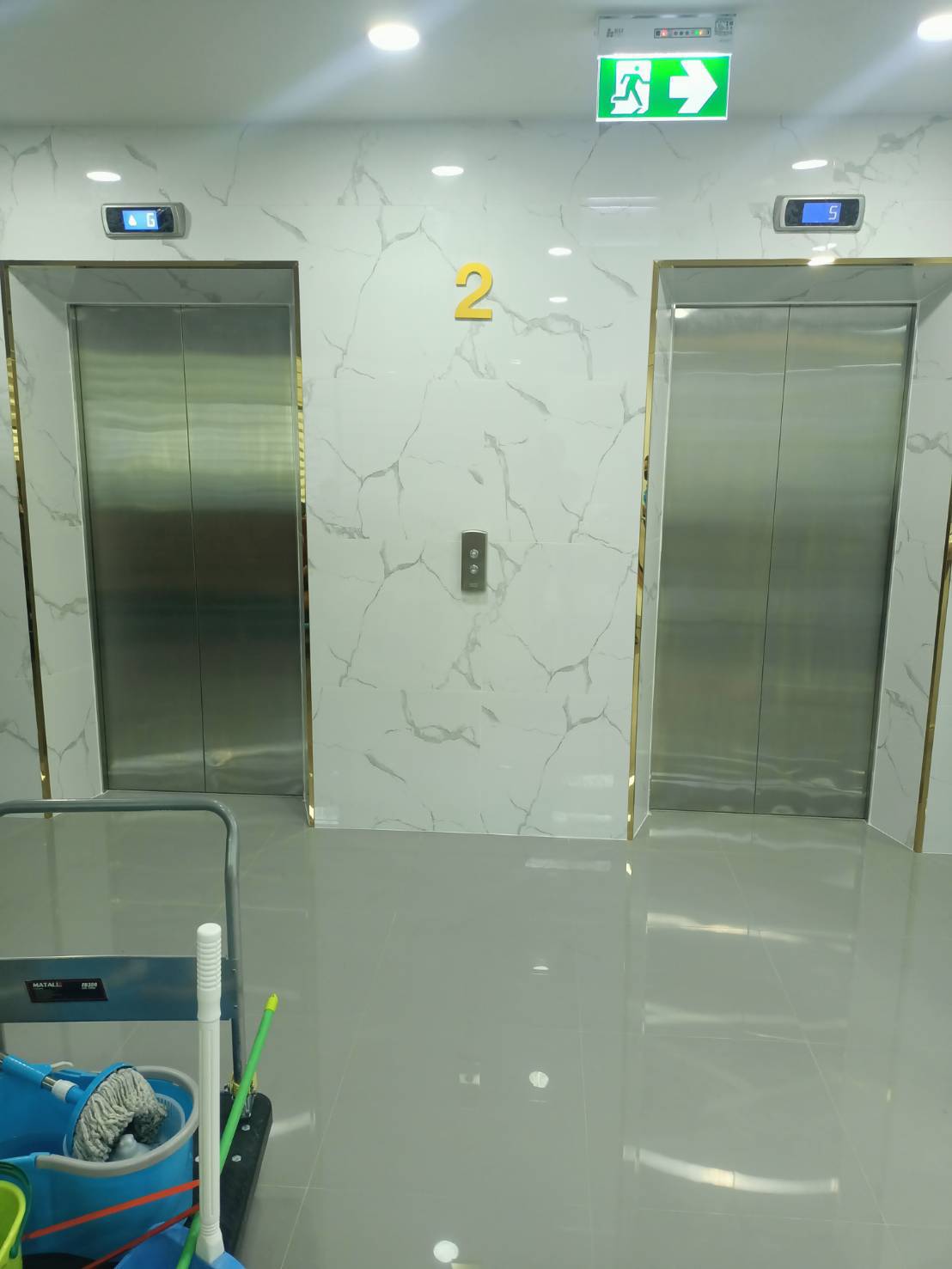 ป้ายตัวอักษรโลหะ งานตัวเลขหน้าลิฟท์