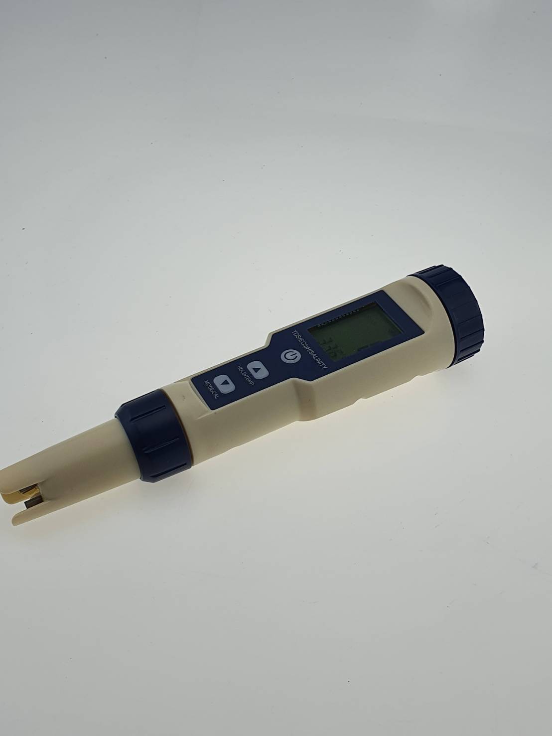 เครื่องวัดค่า PH วัดอุณหภูมิ วัด TDS วัด EC วัดเกลือ สำหรับตรวจสอบคุณภาพน้ำ ในบ่อเพาะเลี้ยงสัตว์น้ำ และตรวจสอบคุณภาพน้ำ