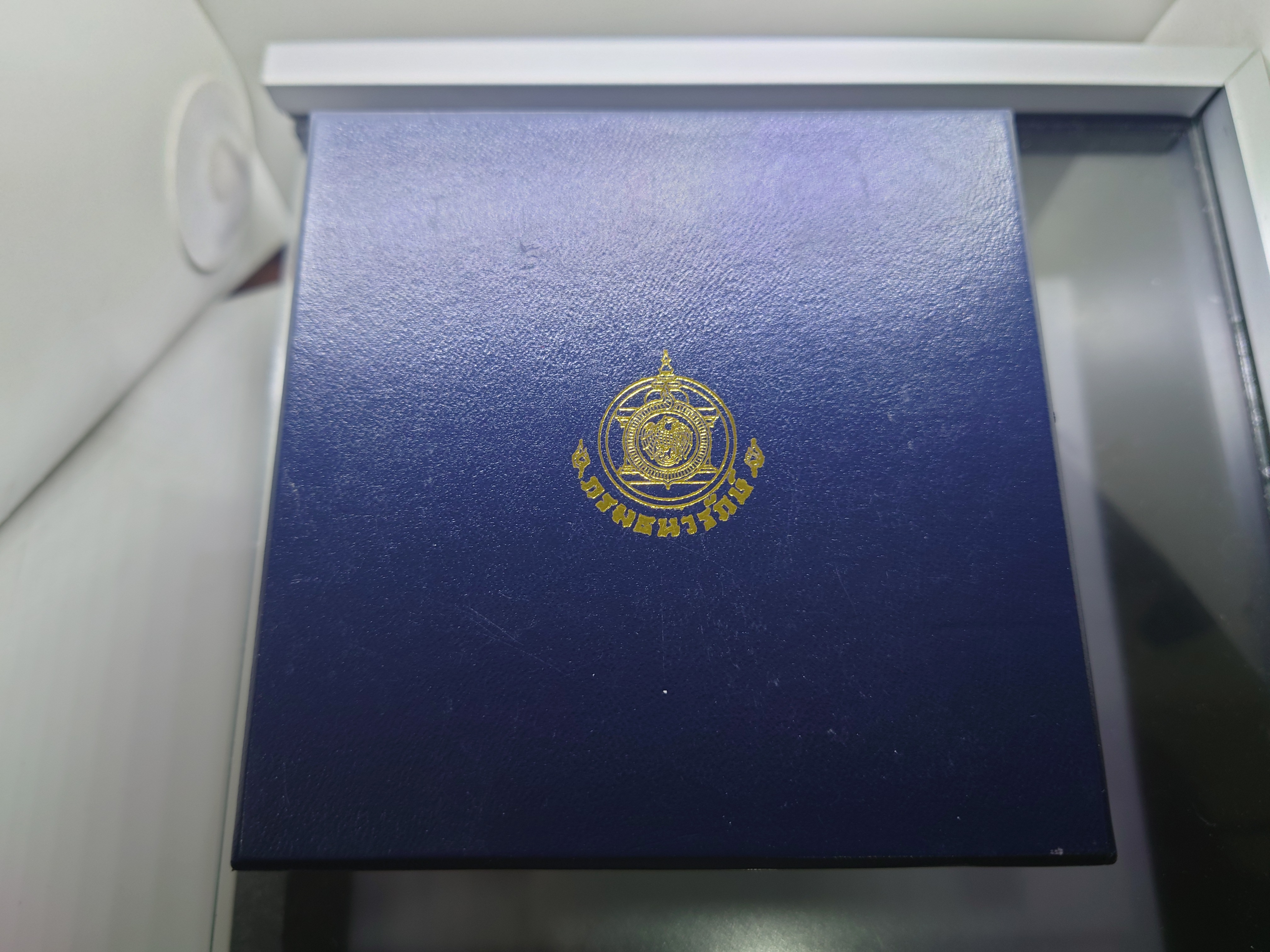 เหรียญทองคำขัดเงา (ทอง 99.9%) เหรียญ 2000 บาท ที่ระลึก ช้างไทย (ช้างแม่ลูก) พร้อมกล่องเดิม สร้างน้อย หายาก พ.ศ.2558