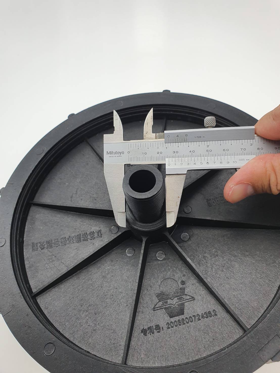 จายจ่ายอากาศใต้น้ำใช้เติมออกซิเจนให้กับบ่อเพาะเลี้ยงสัตว์น้ำสร้างฟองอากาศขนาดเล็กและเพิ่มปริมาณออดซิเจนใน้น้ำได้ดี