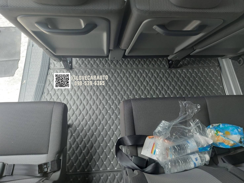 พรมปูพื้นรถยนต์ toyota commuter 2023 พรมvvip สีเทาด้ายเทา