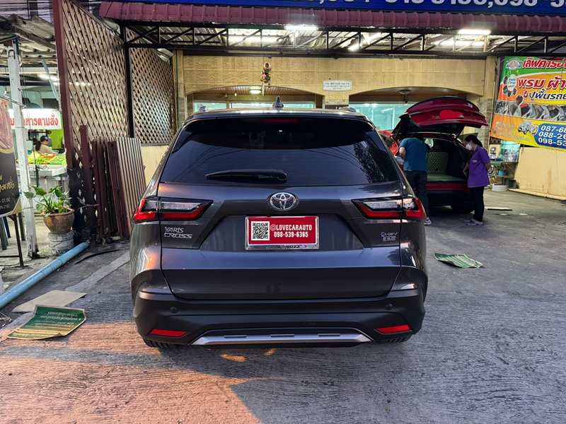 พรมปูพื้นรถยนต์ Toyota Yaris Cross HEV 2023 สีแดงสด