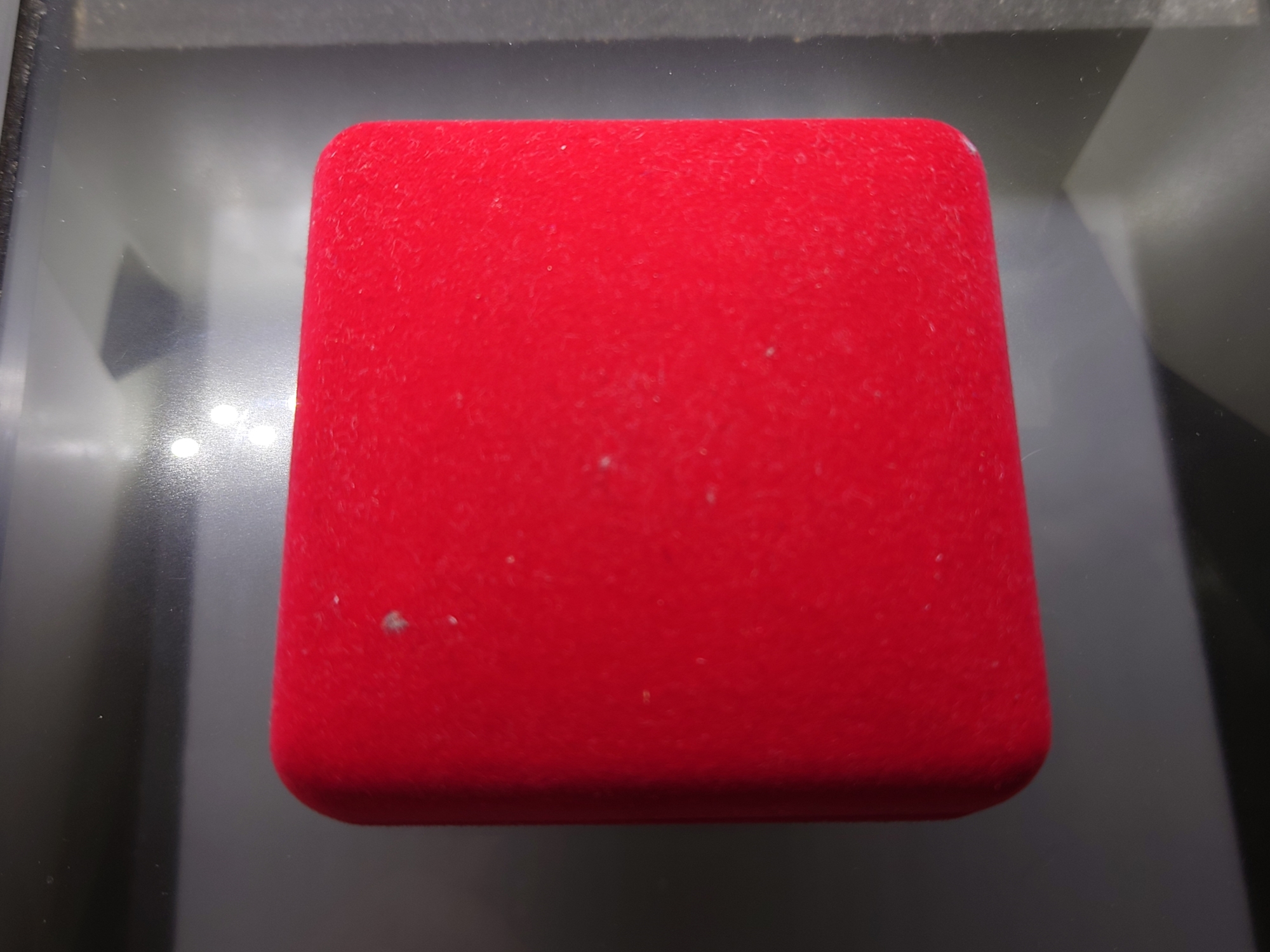 เหรียญพระปิ่นเกล้าเจ้าอยู่หัว เนื้อทองแดง ที่ระลึกครบ 50 ปี โรงเรียนช่างฝีมือทหาร พ.ศ.2553 เลี่ยมพร้อมใช้ พร้อมกล่องเดิม