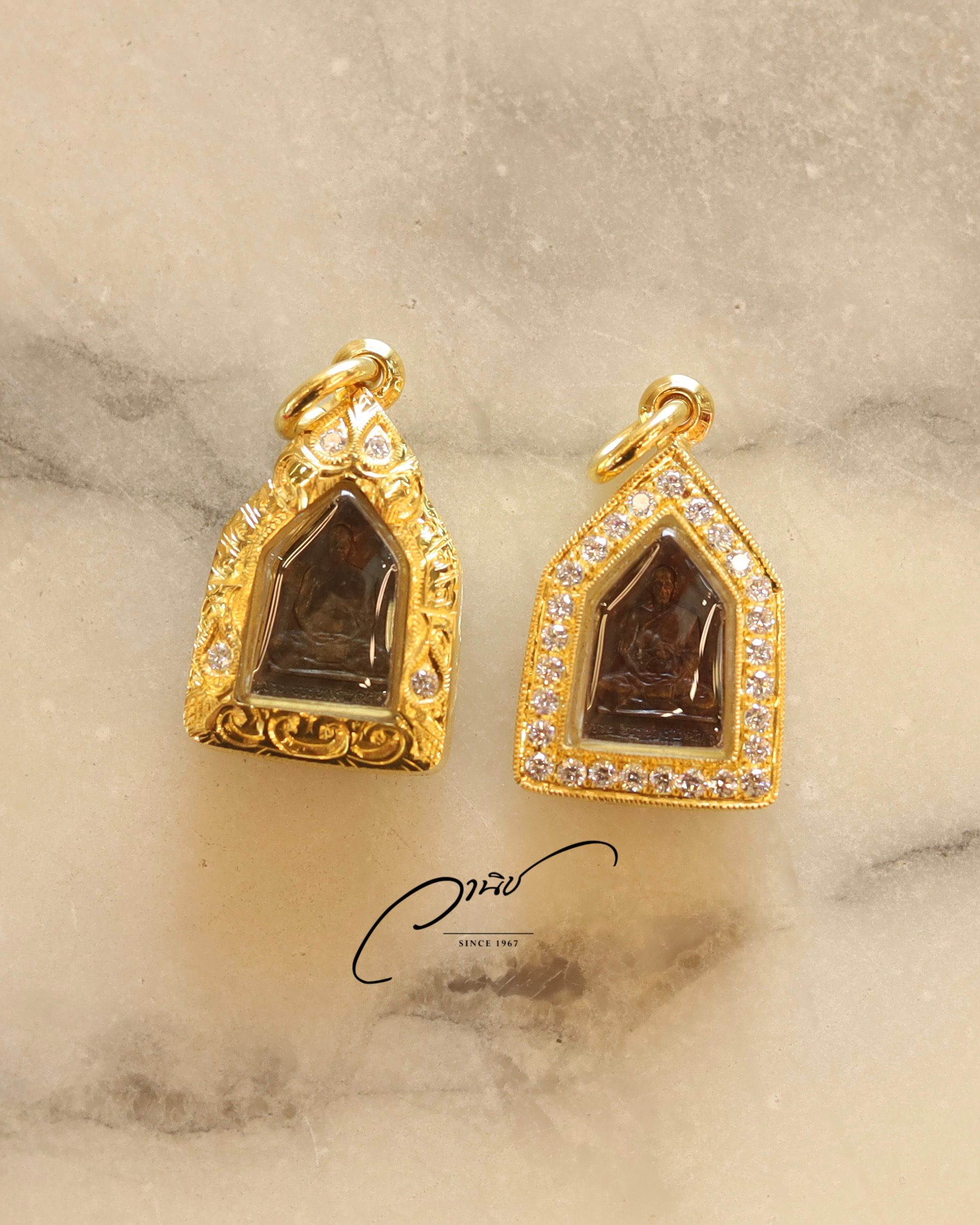 รับเลี่ยมกรอบทอง งานสั่งทำกรอบทองพิเศษฝังเพชรแท้ ยกซุ้มหัวสิงห์ เลี่ยมพระ