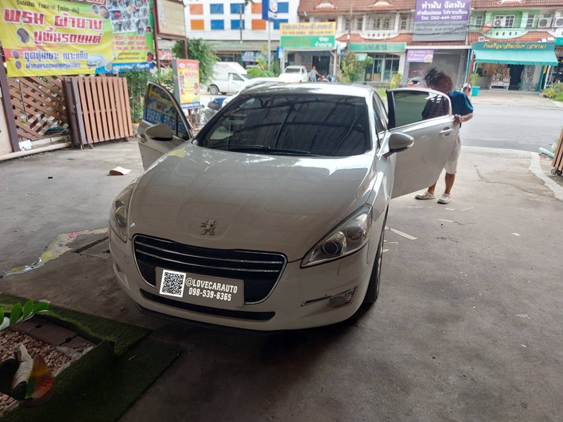 พรมปูพื้นรถยนต์ Peugeot 508 vvip สีดำด้ายแดง