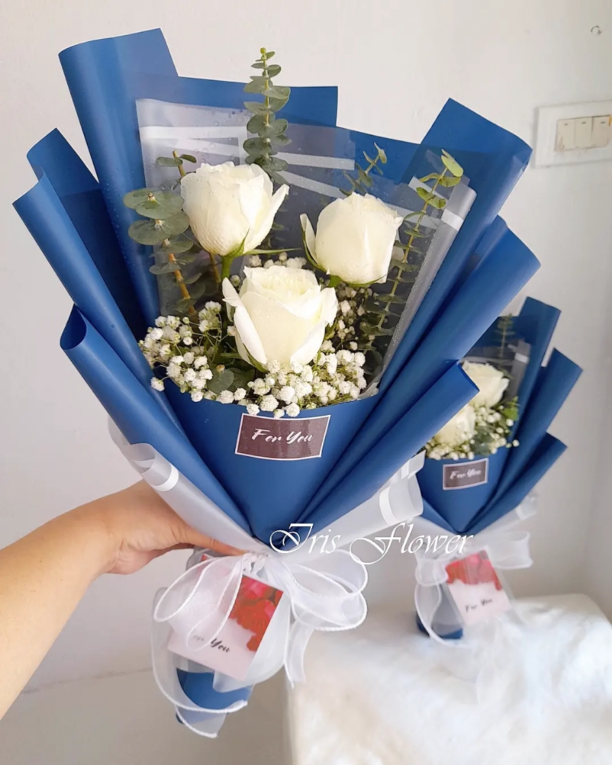 ช่อดอกกุหลาบ 3 ดอก