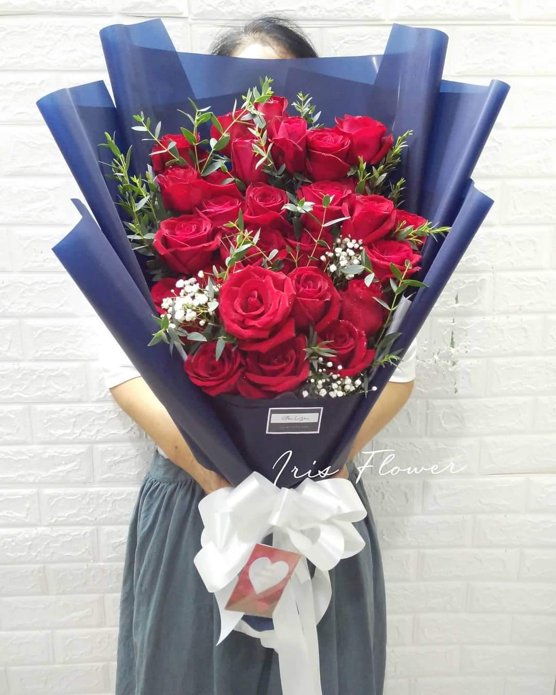 ช่อดอกกุหลาบสีแดง 30 ดอก