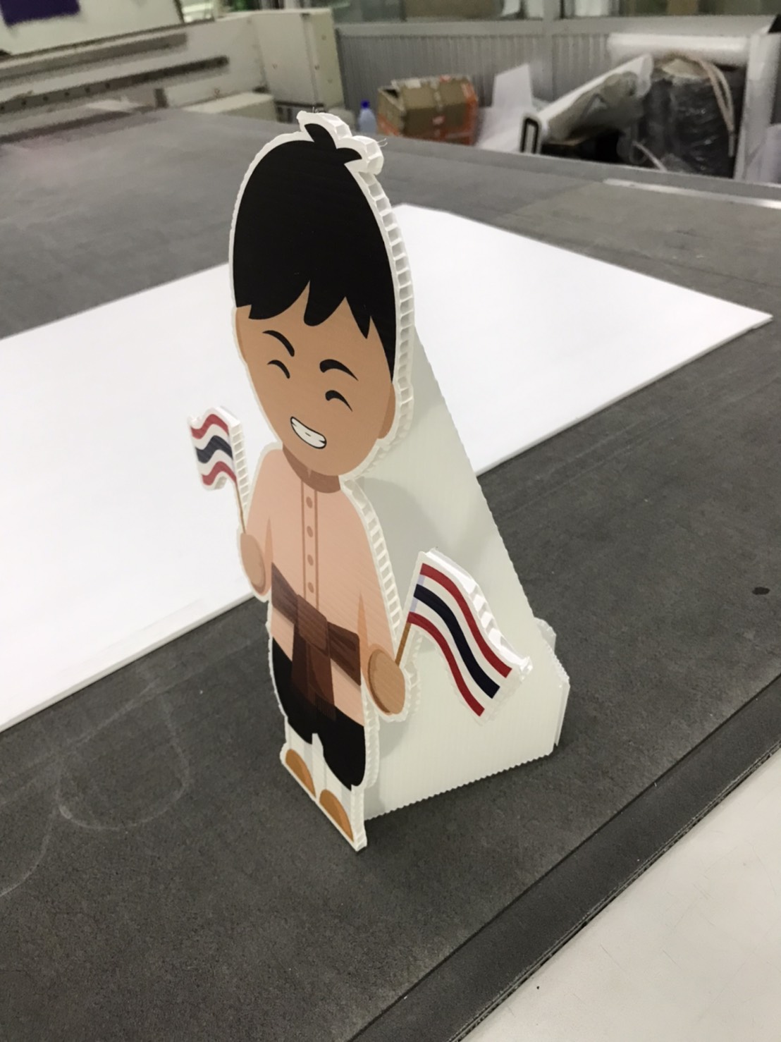 ป้ายสแตนดี้พีพีบอร์ด ตัวการ์ตูน แสดงความเป็นไทย