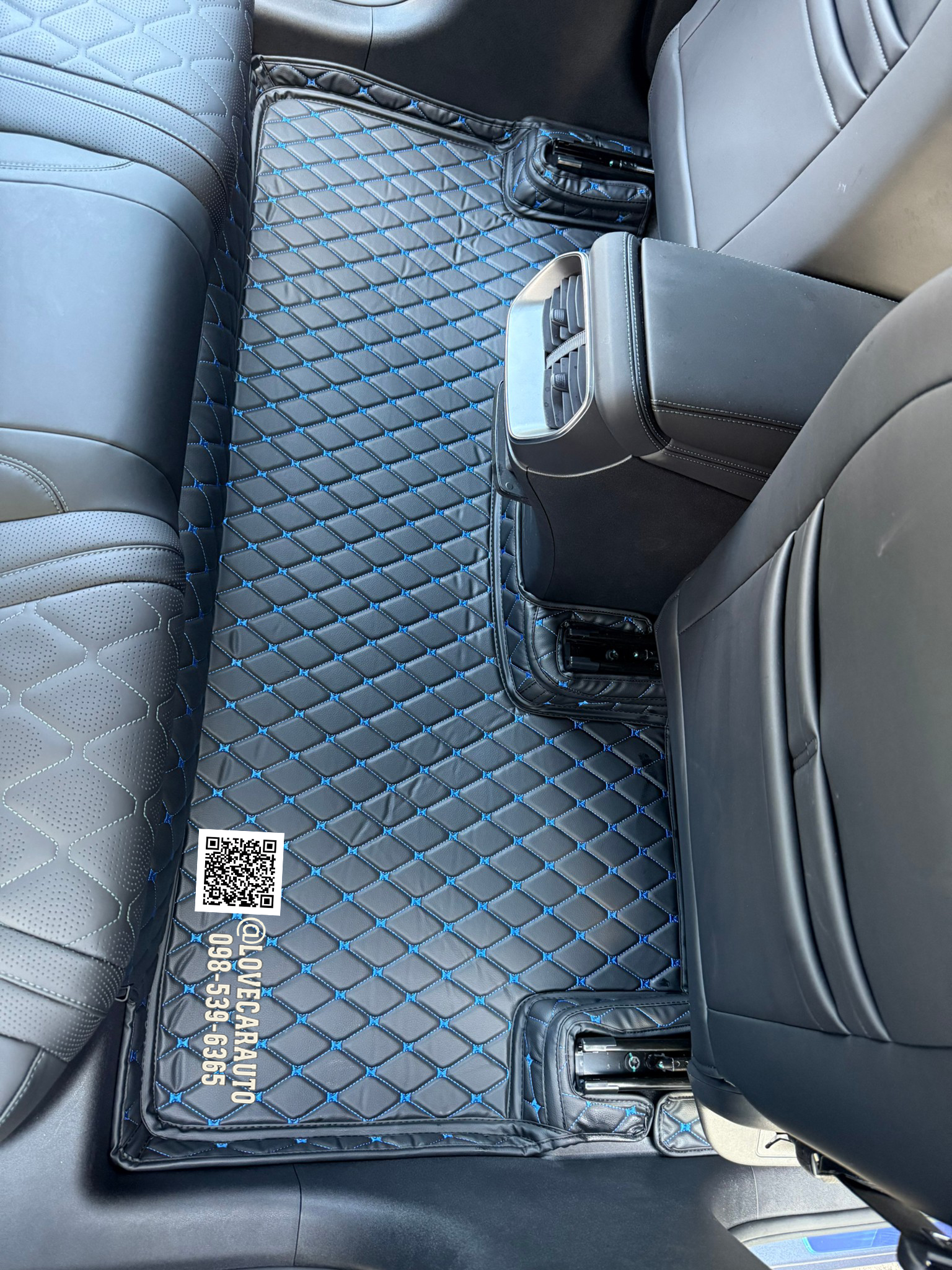 พรมปูพื้นรถยนต์ 6D BYD Sealion 7 สีดำด้ายน้ำเงิน